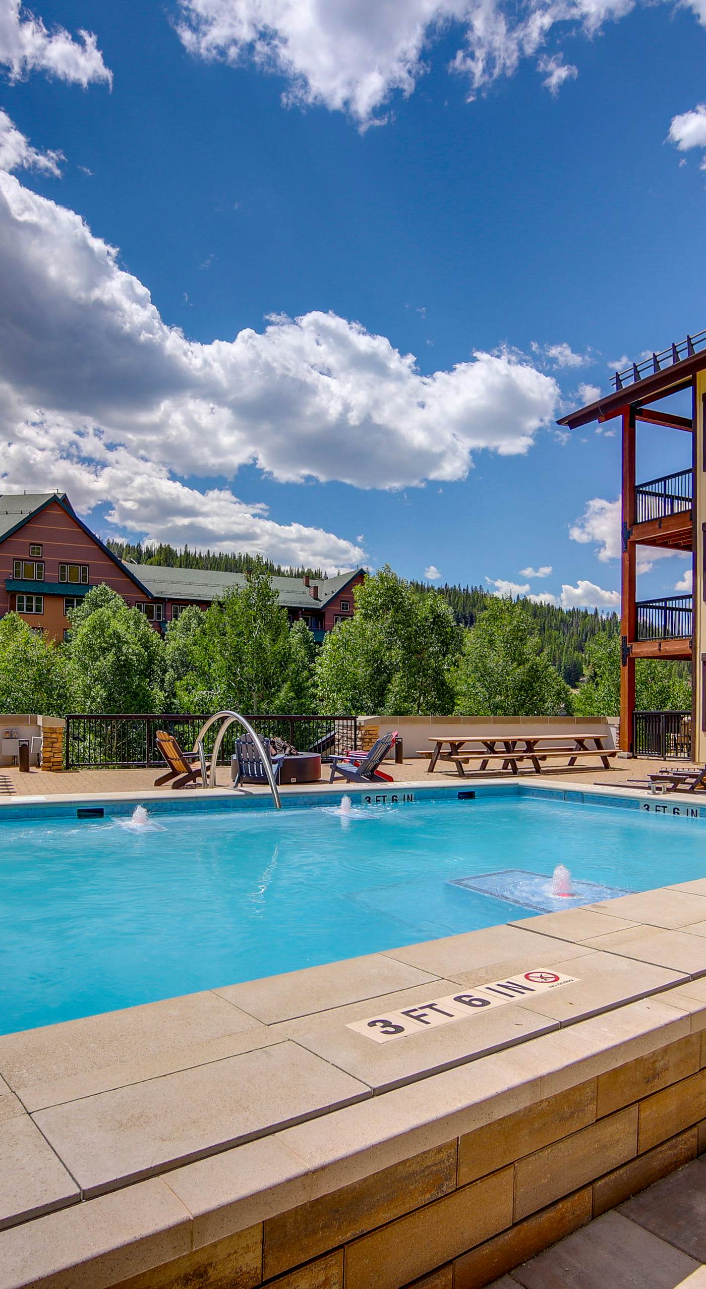 100 Steps to Gondola: Cozy Winter Park Condo!