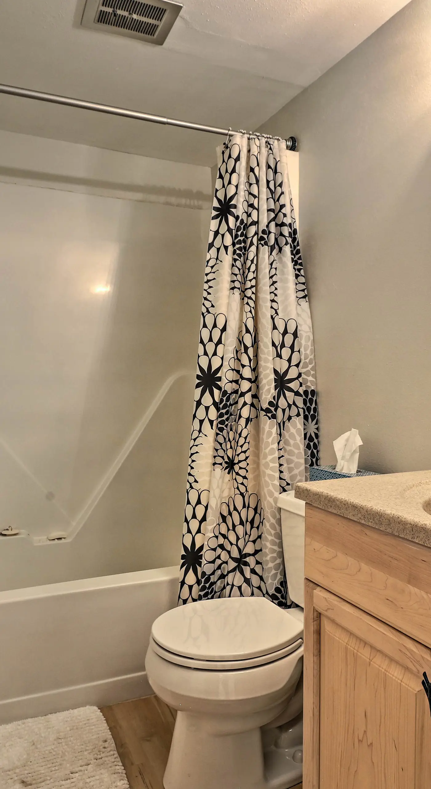 Eat, Sleep, Ski! Rustic Mtn Condo: WiFi,TV, HotTub