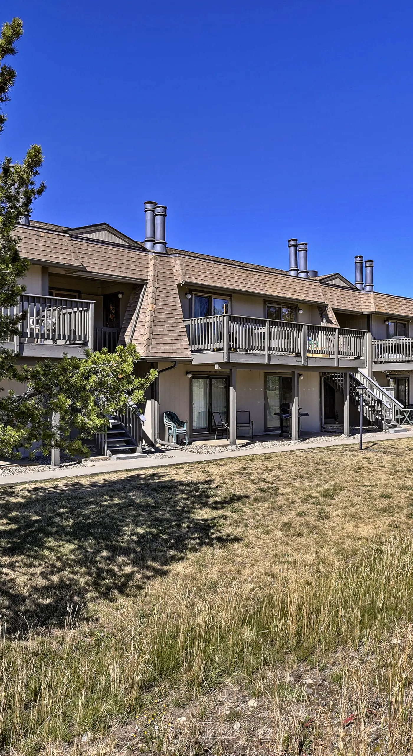 Eat, Sleep, Ski! Rustic Mtn Condo: WiFi,TV, HotTub
