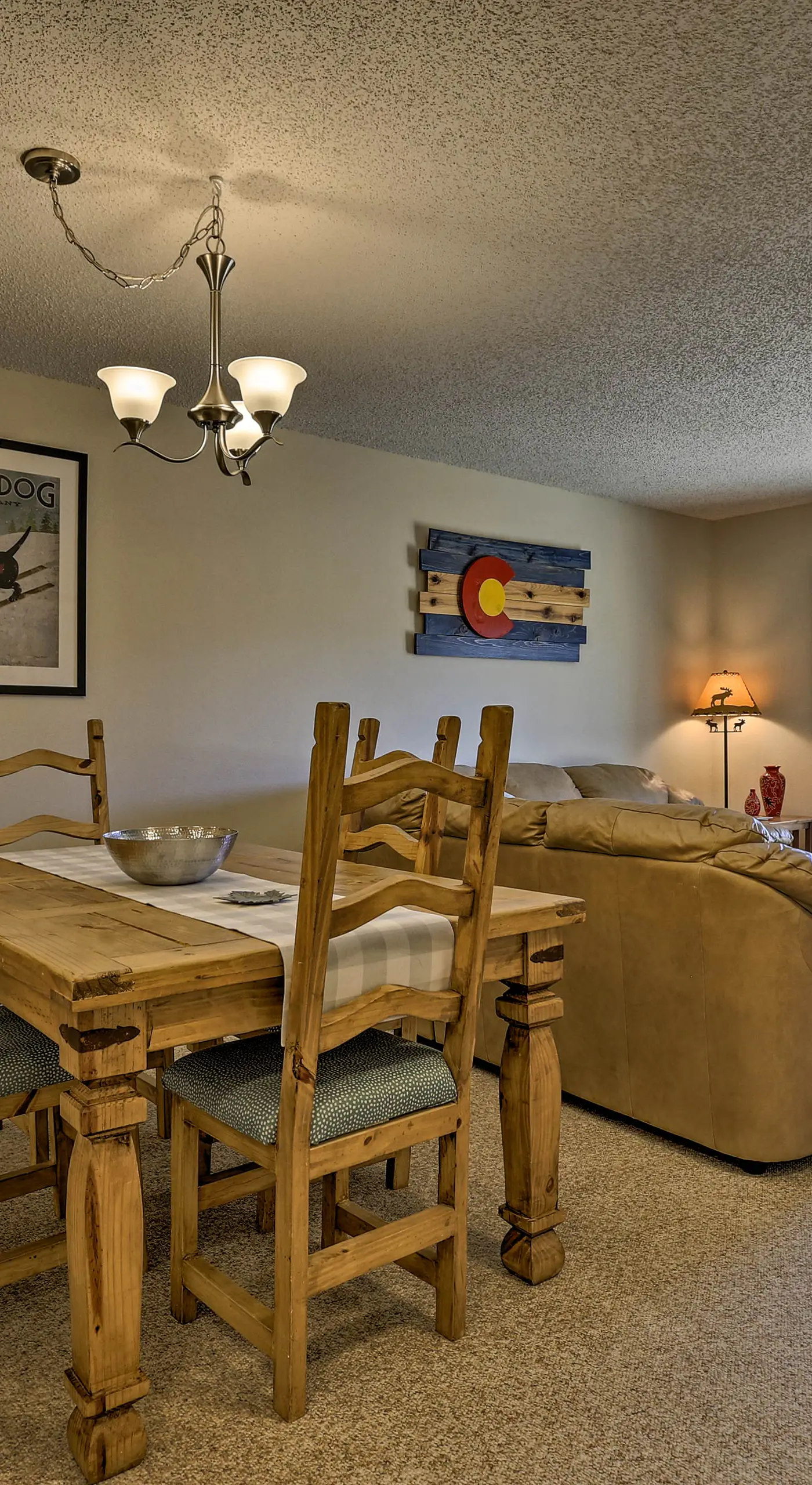 Eat, Sleep, Ski! Rustic Mtn Condo: WiFi,TV, HotTub