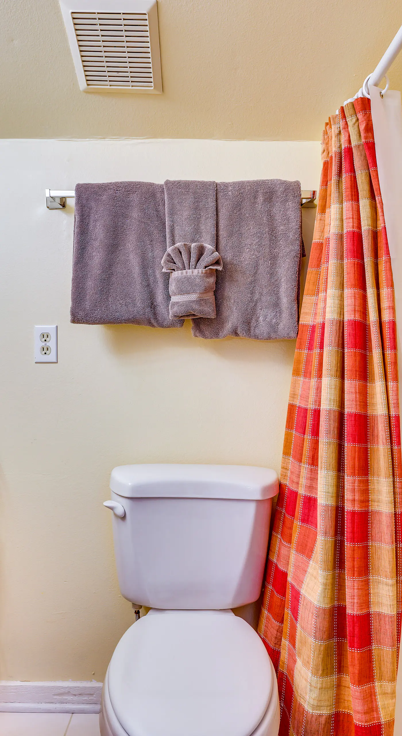 Family-Friendly Fraser Condo w/ Heated Pool Access