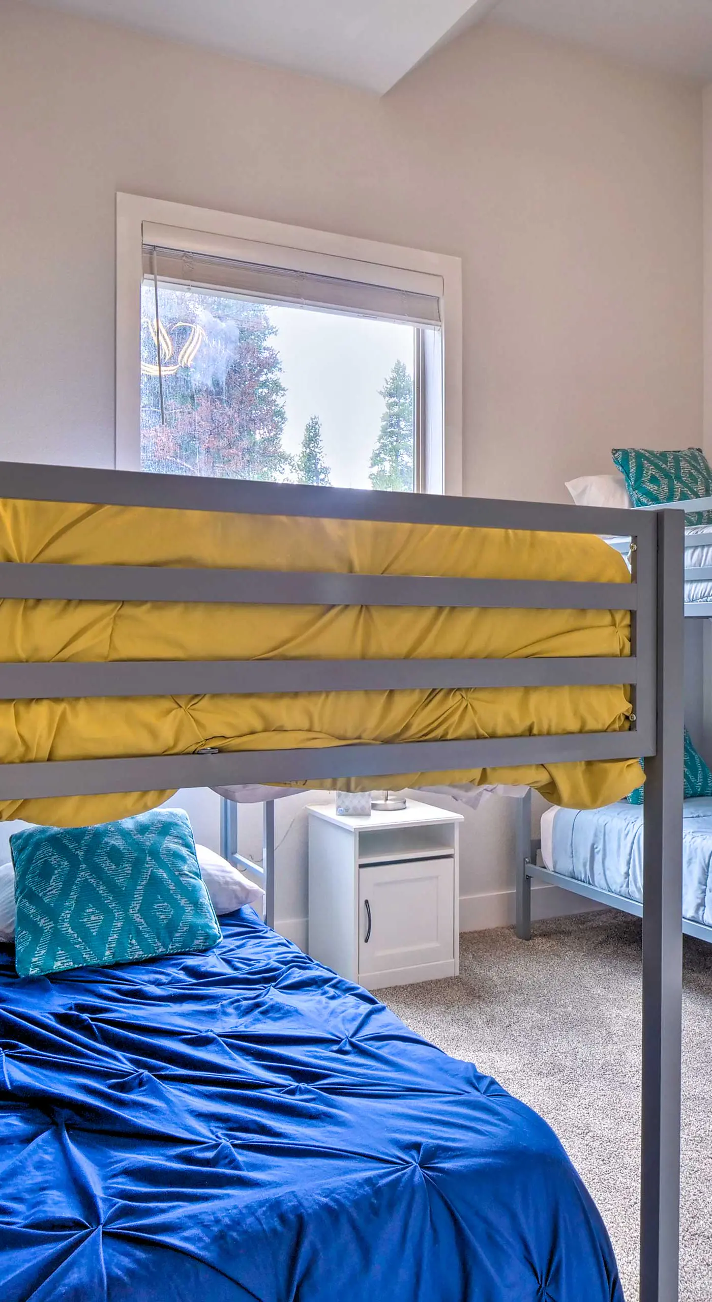 3 Mi to Ski Resort: Hot Tub Haven in Breckenridge!
