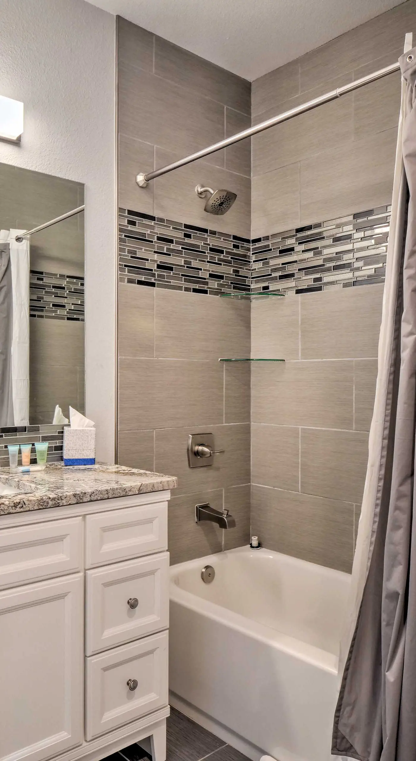 3 Mi to Ski Resort: Hot Tub Haven in Breckenridge!