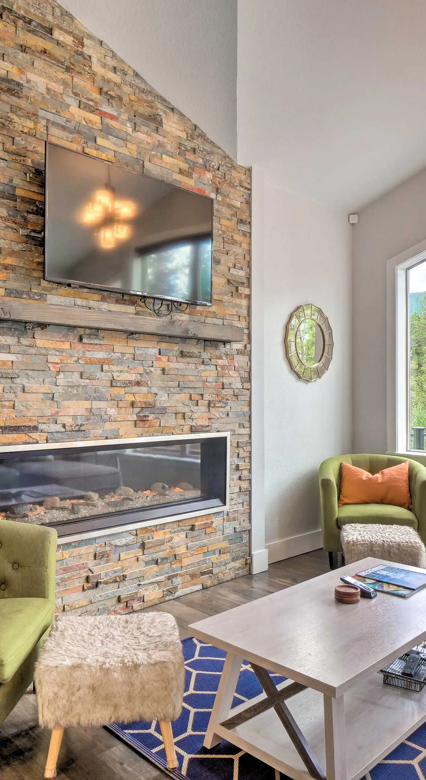 3 Mi to Ski Resort: Hot Tub Haven in Breckenridge!