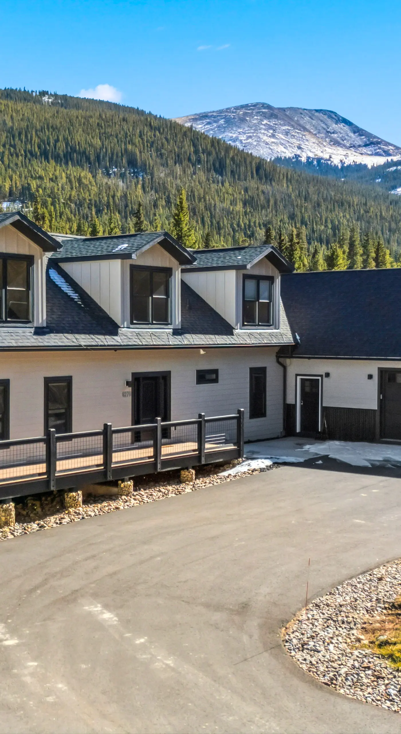 Hot Tub & Game Room! Luxury Blue River Retreat