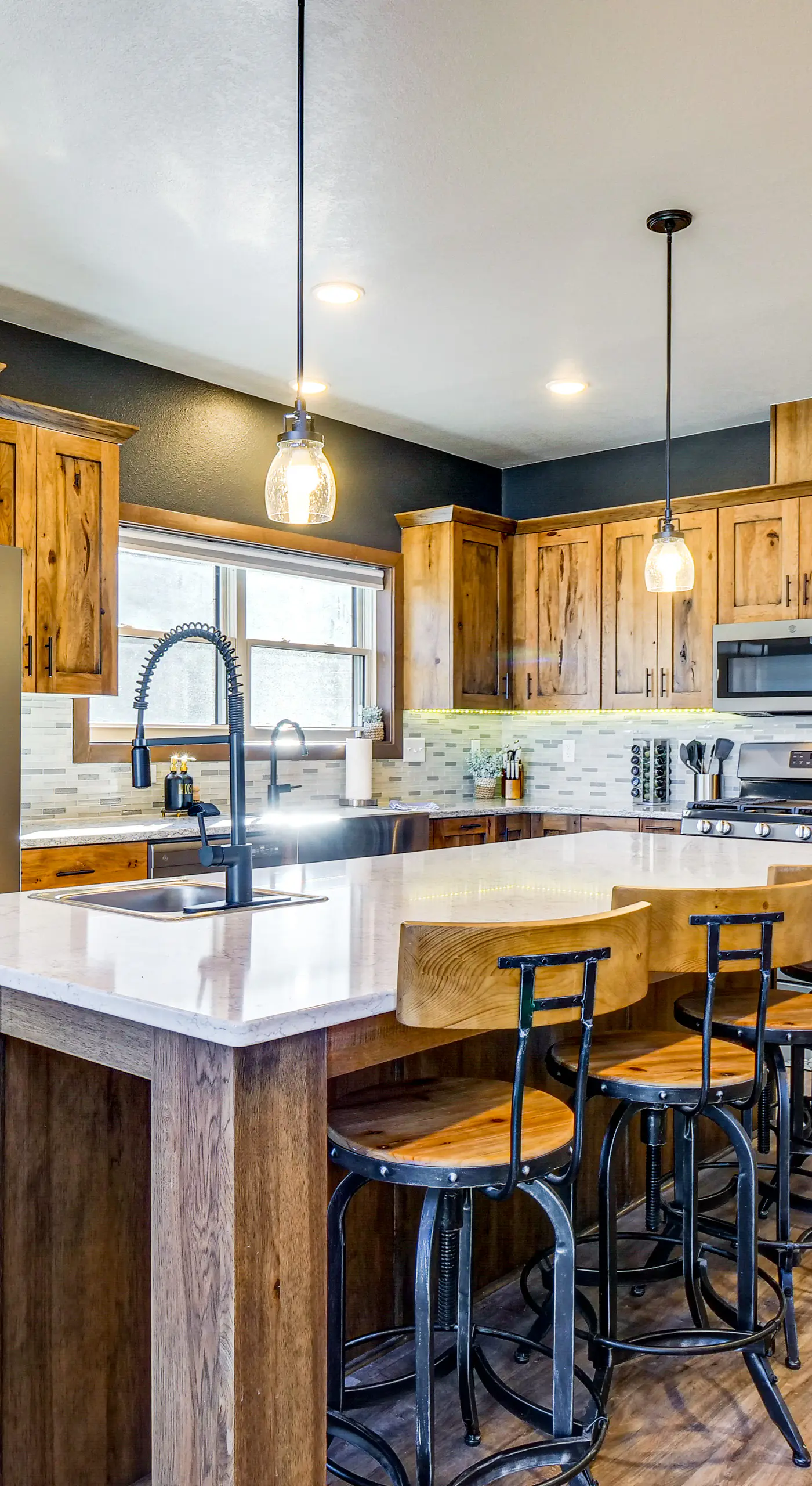 Hot Tub & Game Room! Luxury Blue River Retreat