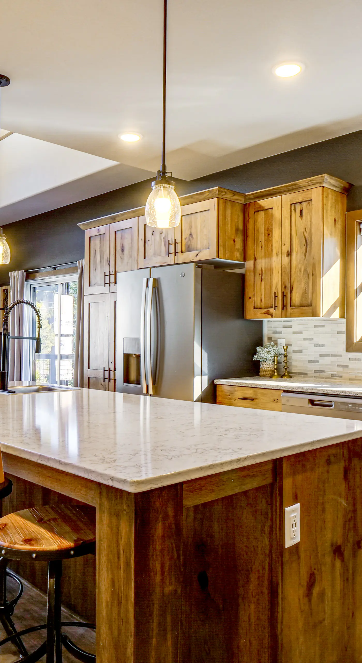 Hot Tub & Game Room! Luxury Blue River Retreat