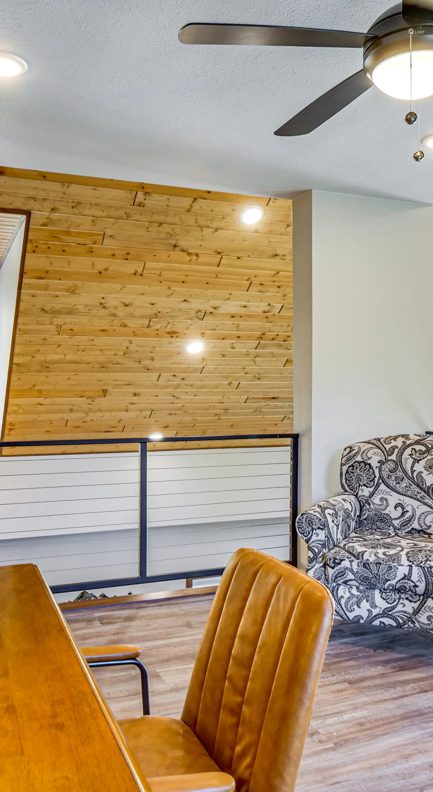 Hot Tub & Game Room! Luxury Blue River Retreat