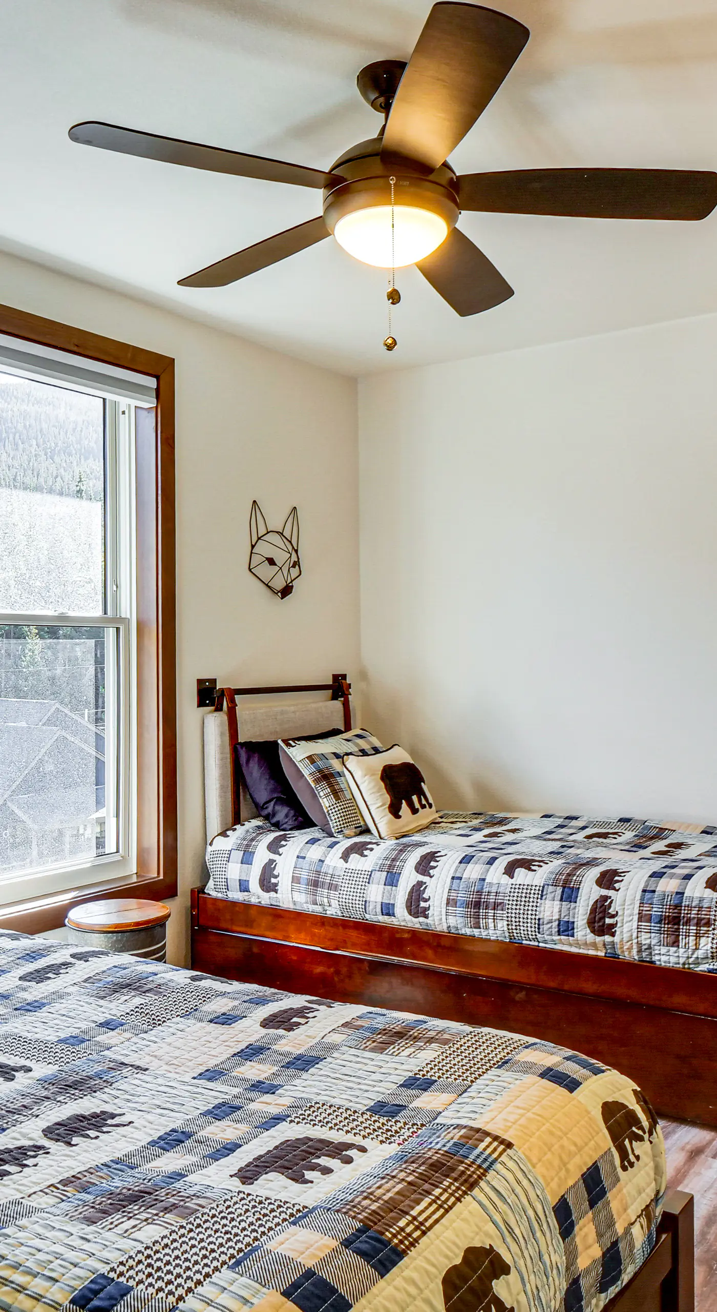 Hot Tub & Game Room! Luxury Blue River Retreat