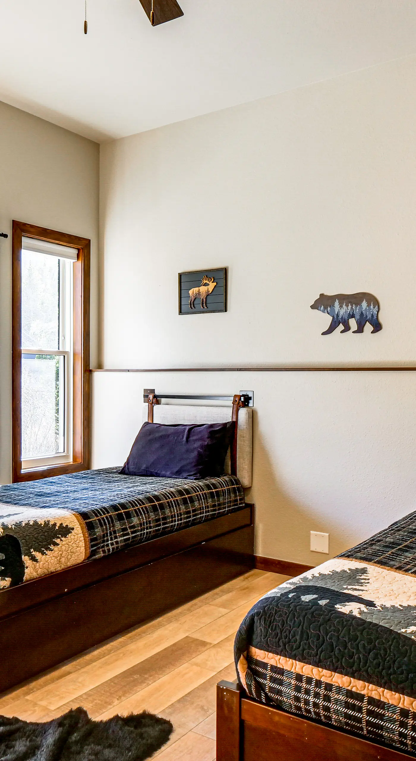 Hot Tub & Game Room! Luxury Blue River Retreat