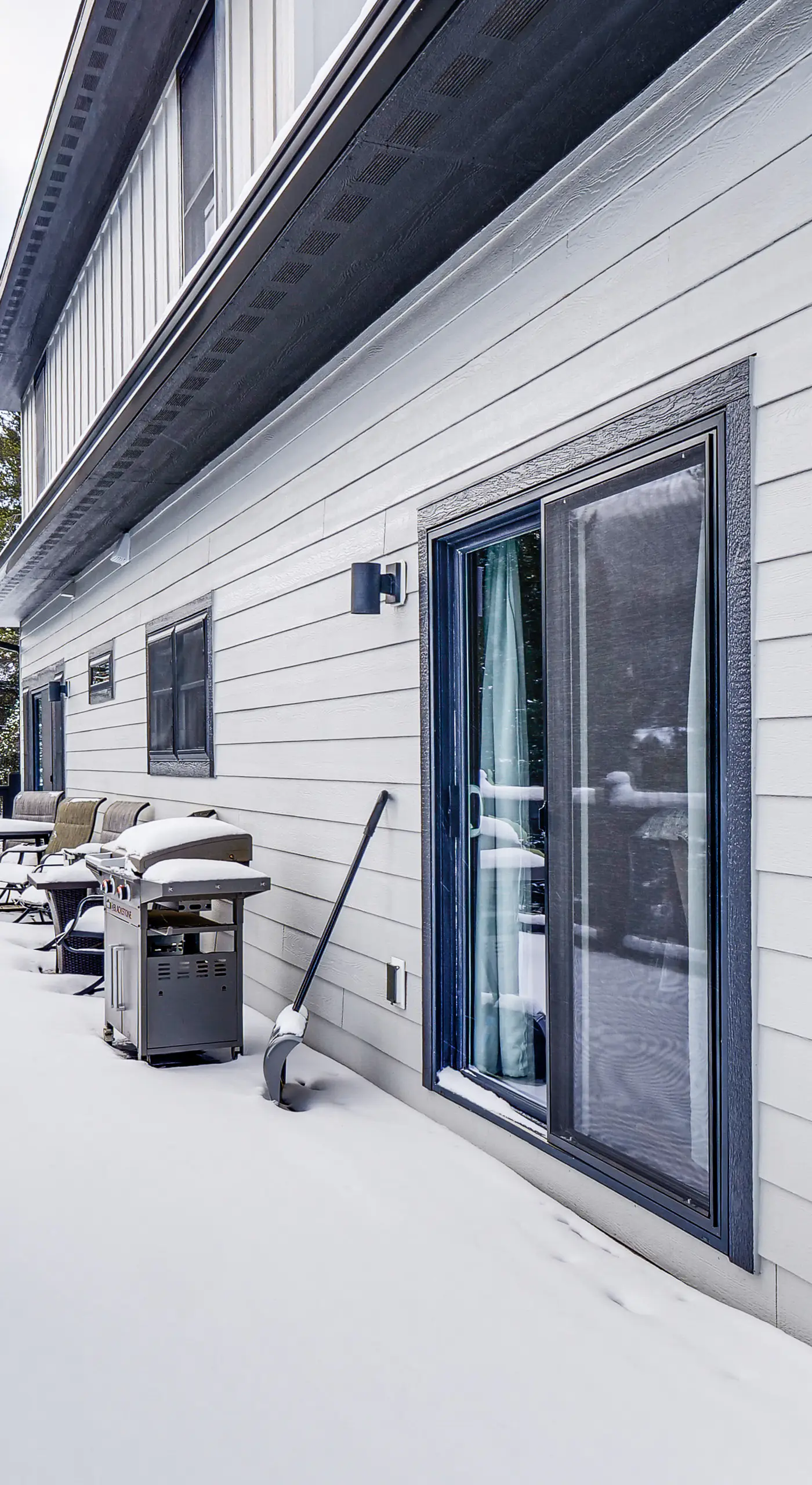 Hot Tub & Game Room! Luxury Blue River Retreat