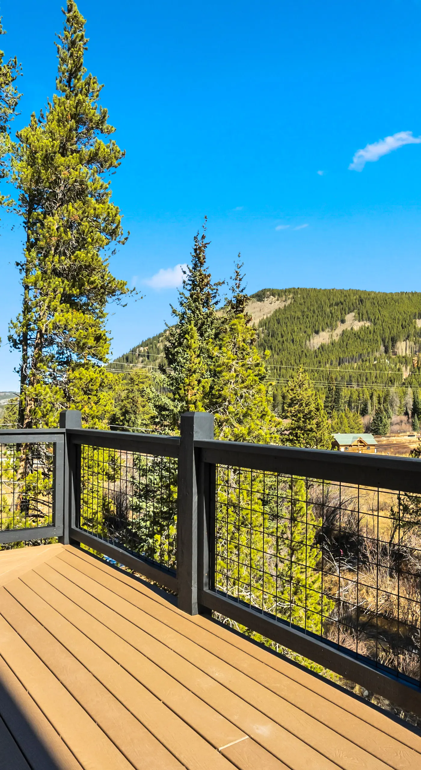 Hot Tub & Game Room! Luxury Blue River Retreat