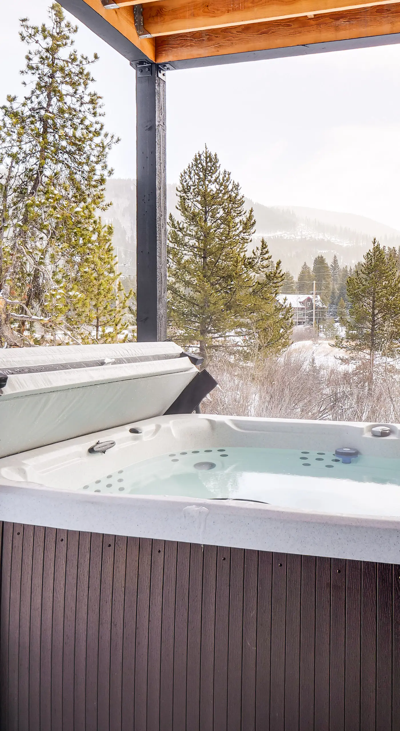 Hot Tub & Game Room! Luxury Blue River Retreat