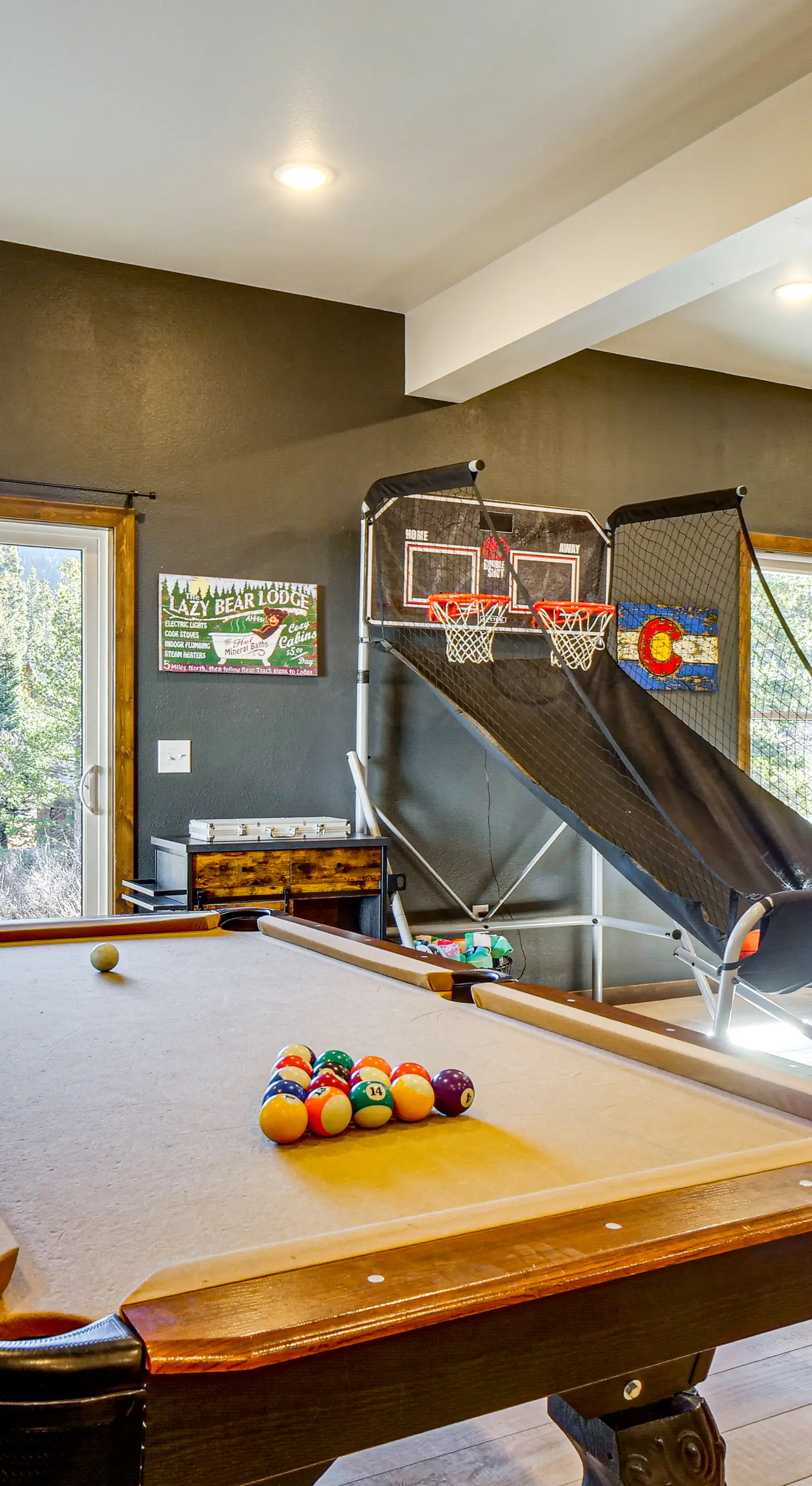 Hot Tub & Game Room! Luxury Blue River Retreat