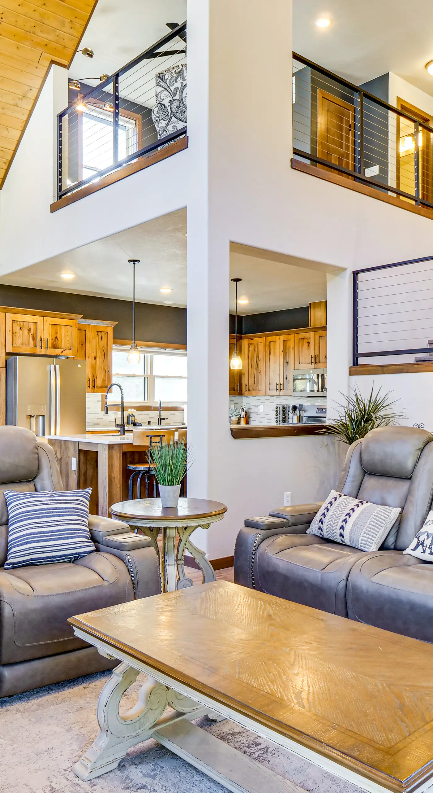 Hot Tub & Game Room! Luxury Blue River Retreat
