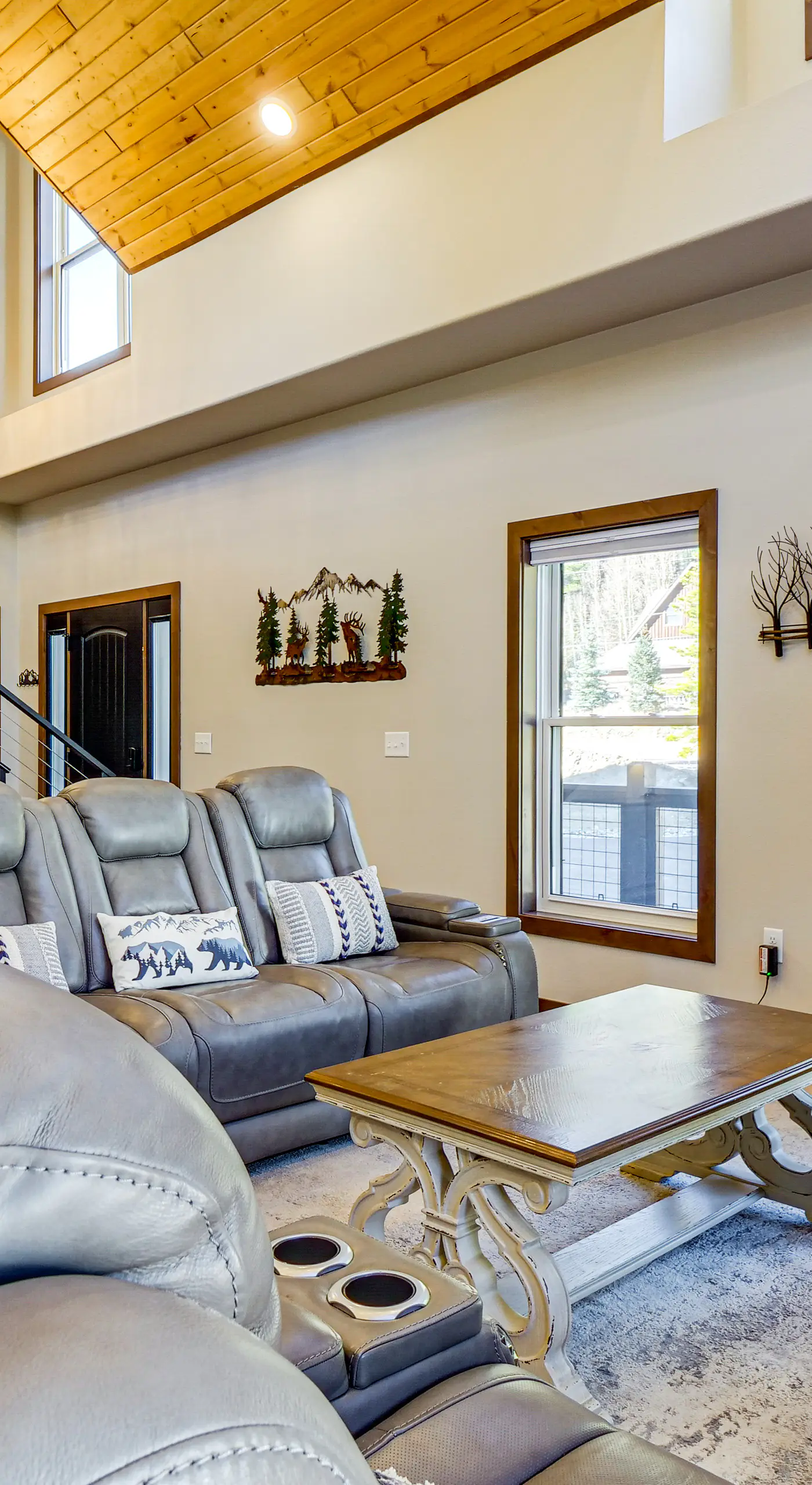 Hot Tub & Game Room! Luxury Blue River Retreat