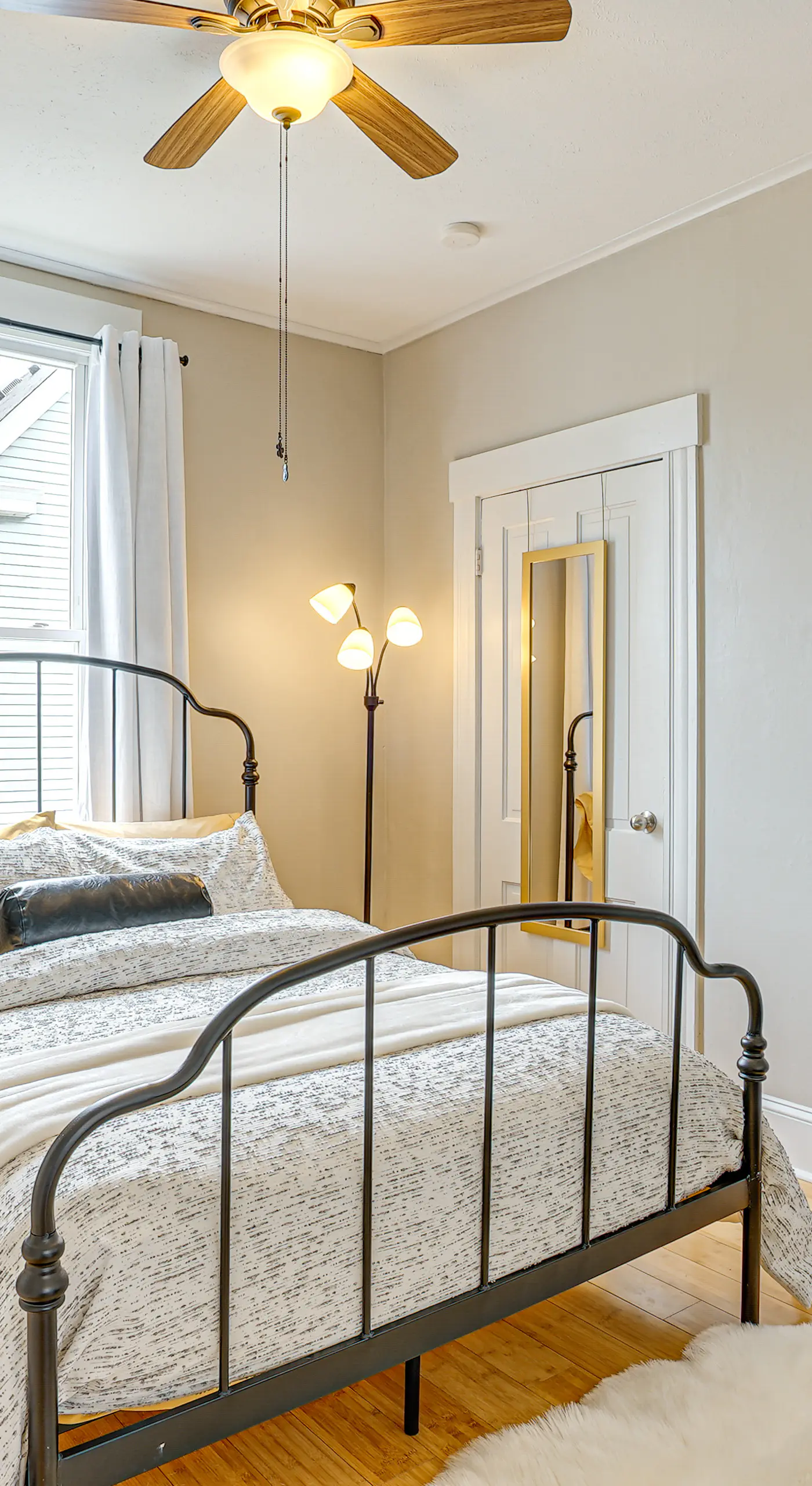 Dog-Friendly Home w/ Yard, 6 Mi to Louisville!