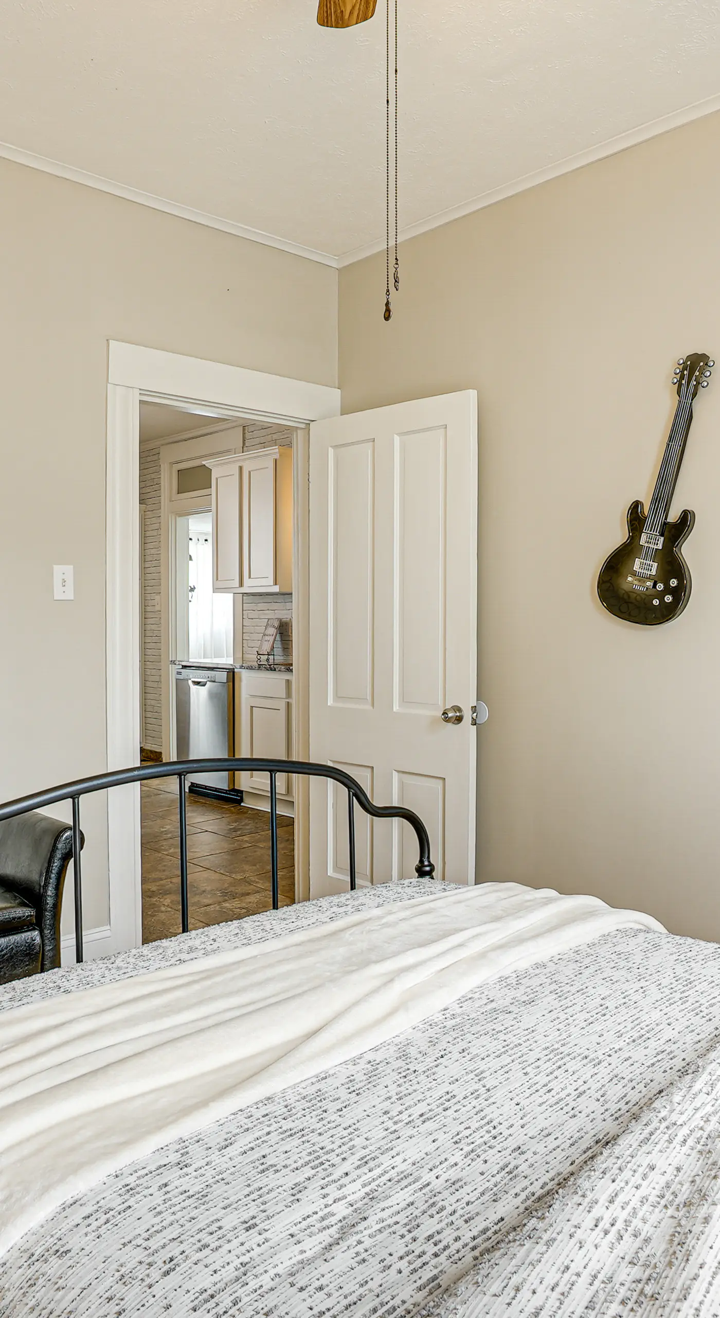 Dog-Friendly Home w/ Yard, 6 Mi to Louisville!