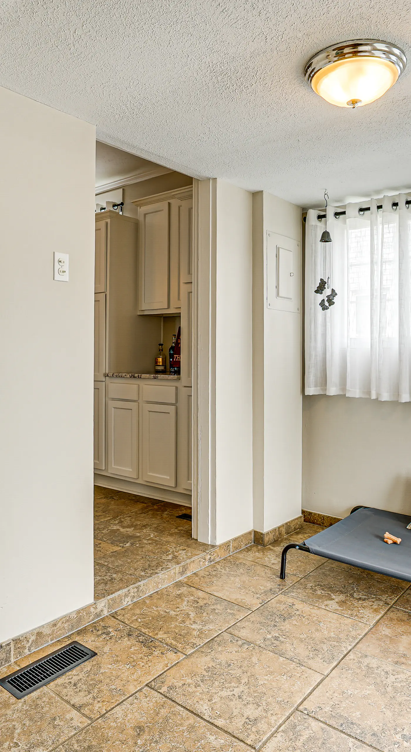 Dog-Friendly Home w/ Yard, 6 Mi to Louisville!