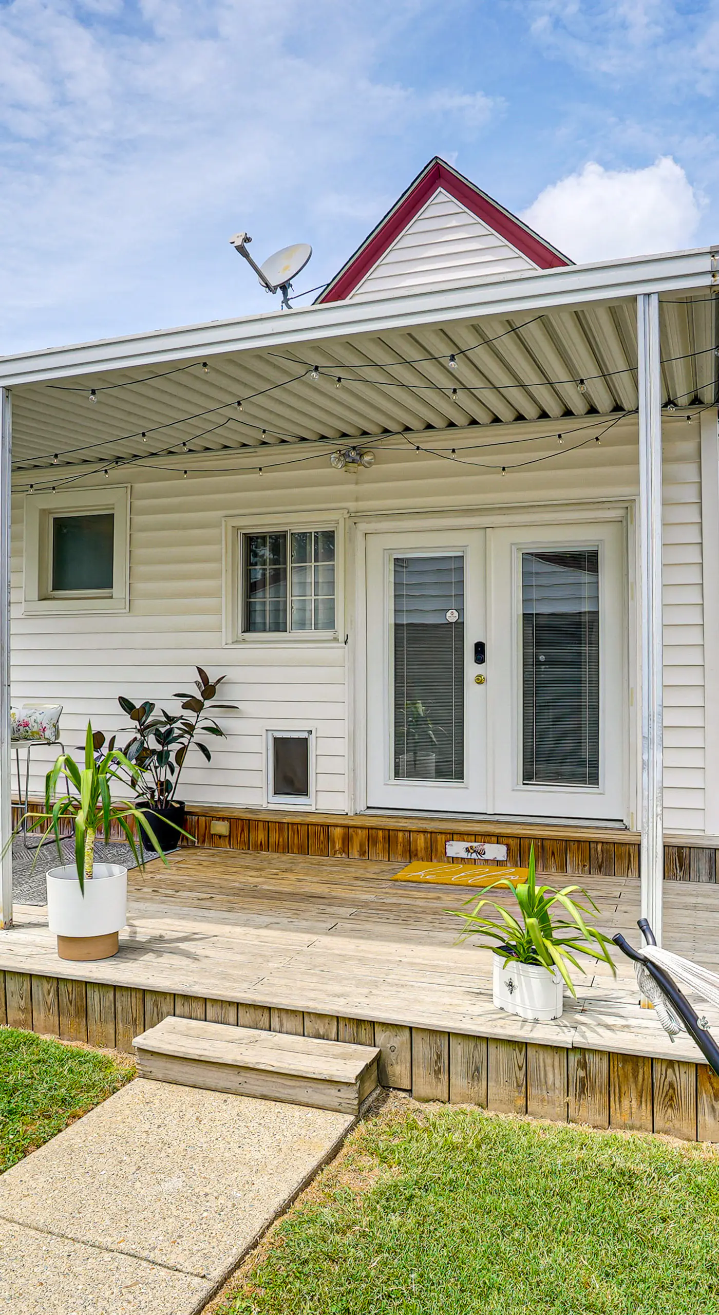 Dog-Friendly Home w/ Yard, 6 Mi to Louisville!