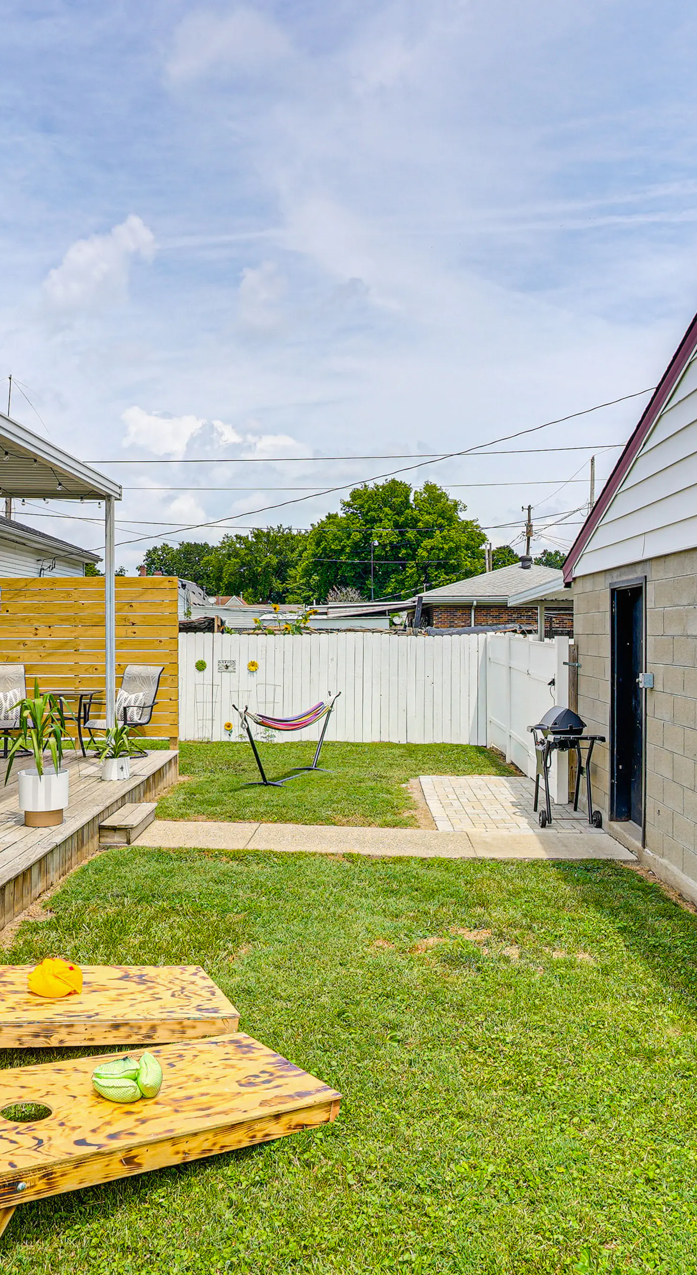 Dog-Friendly Home w/ Yard, 6 Mi to Louisville!