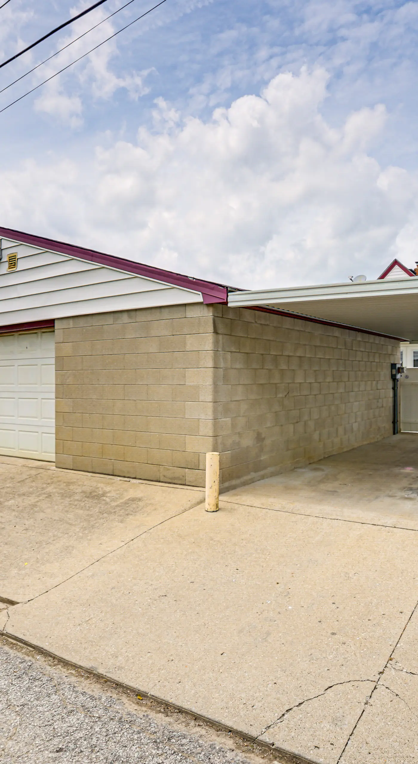 Dog-Friendly Home w/ Yard, 6 Mi to Louisville!