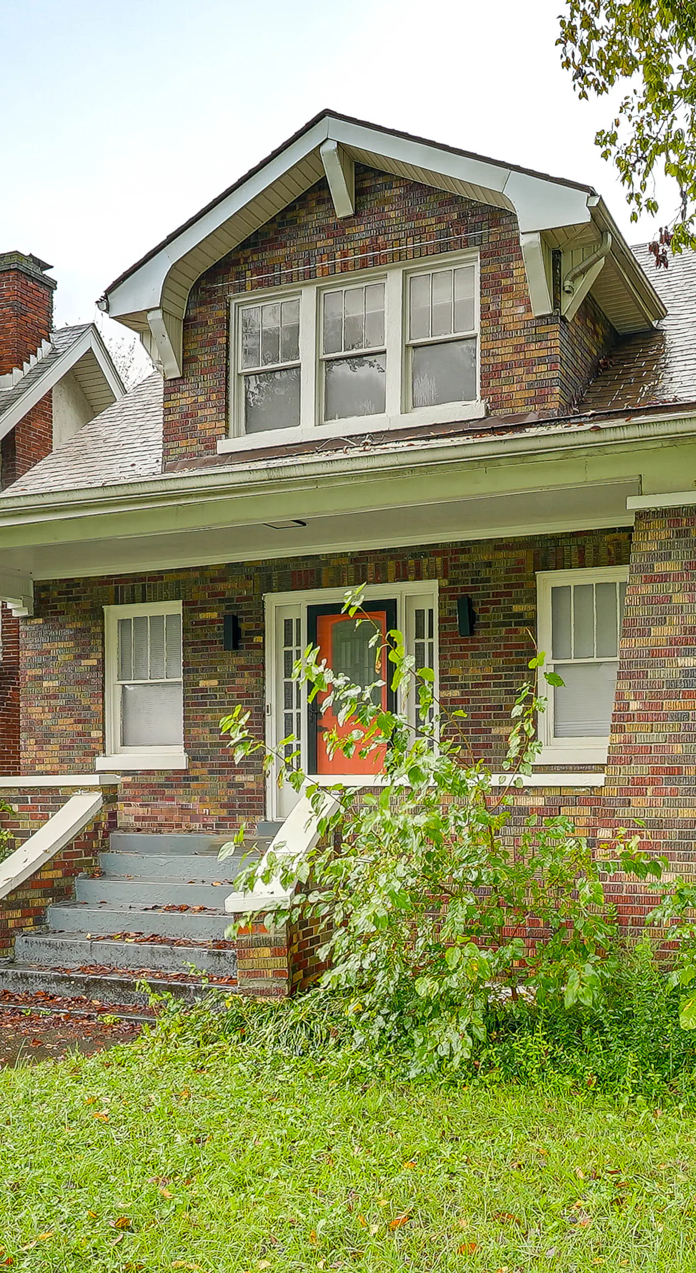 Stay Near the Derby & Downtown! Louisville Apt