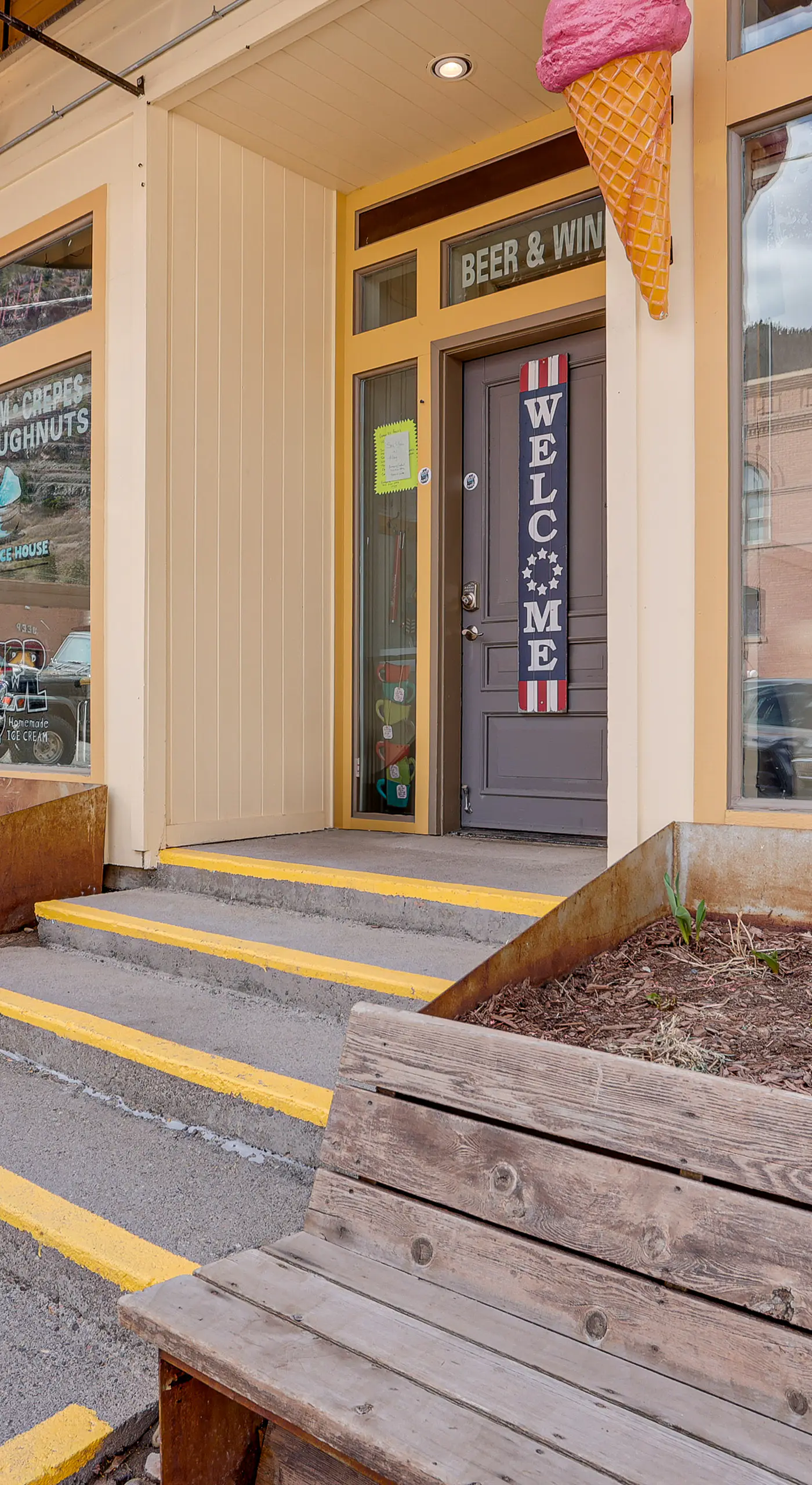 Walk to Hot Springs: Updated Retreat in Dtwn Ouray