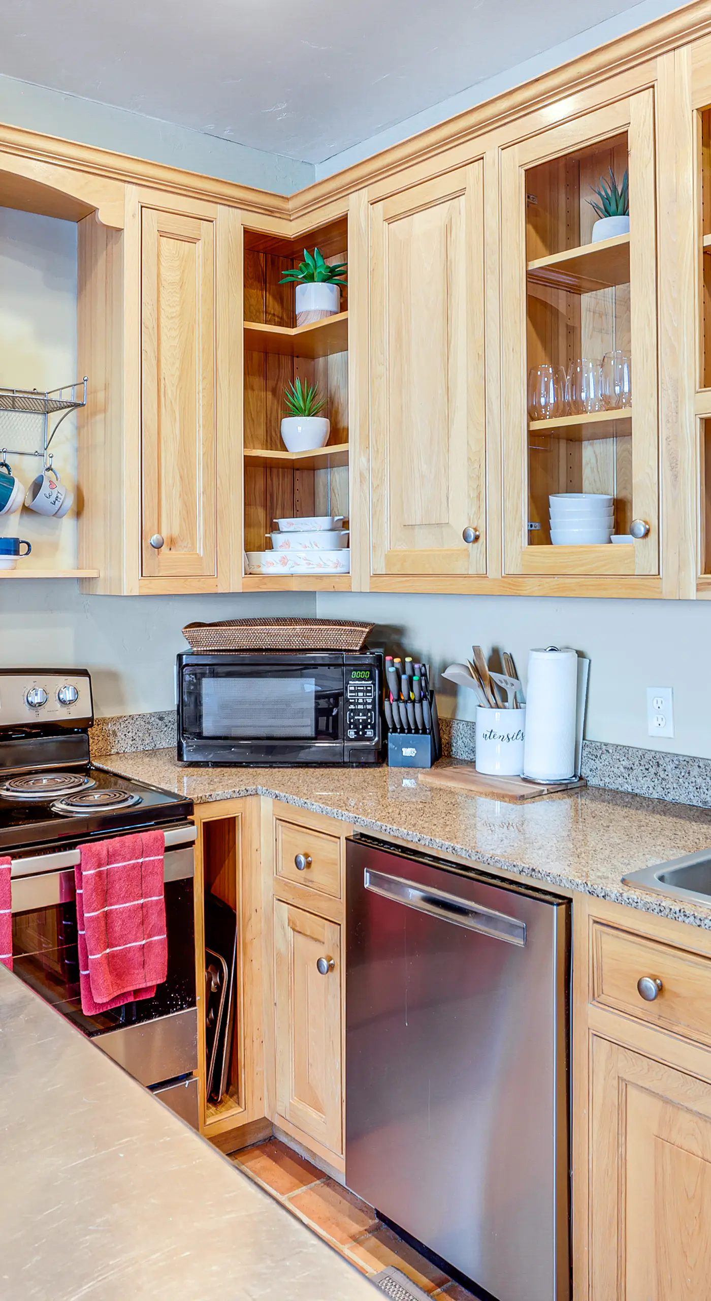 Walk to Hot Springs: Updated Retreat in Dtwn Ouray