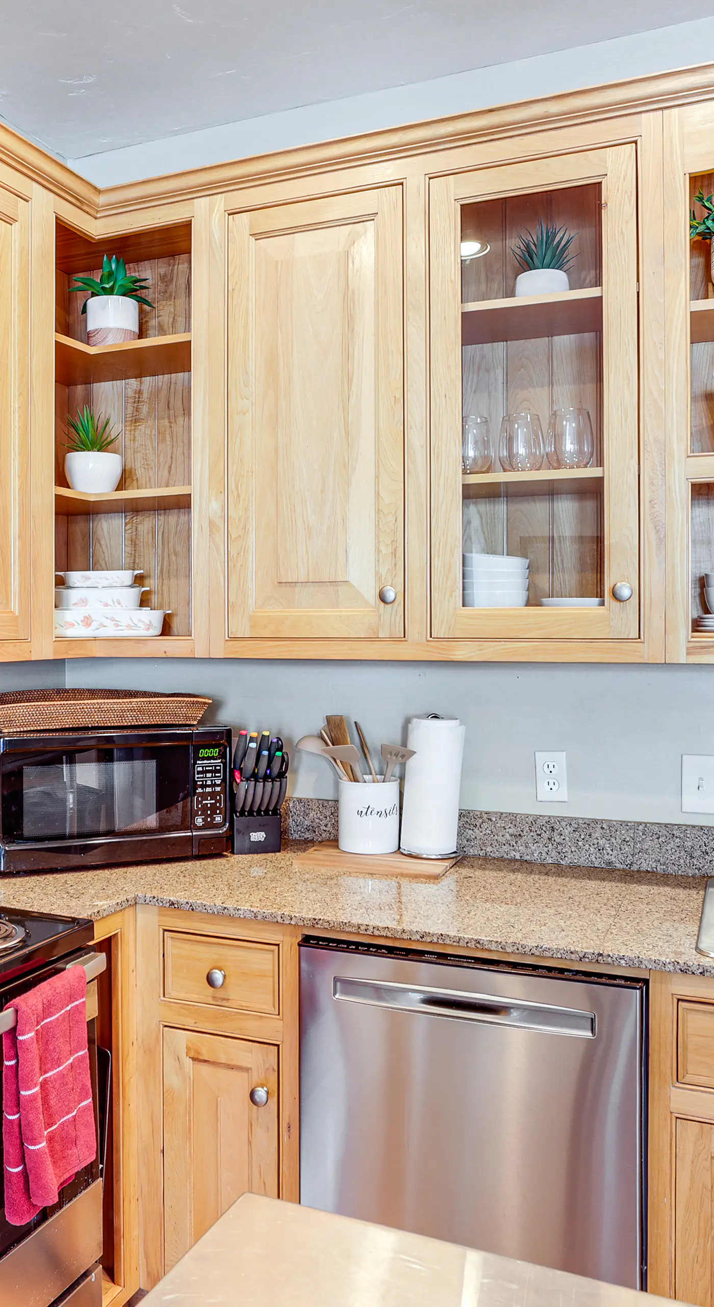 Walk to Hot Springs: Updated Retreat in Dtwn Ouray