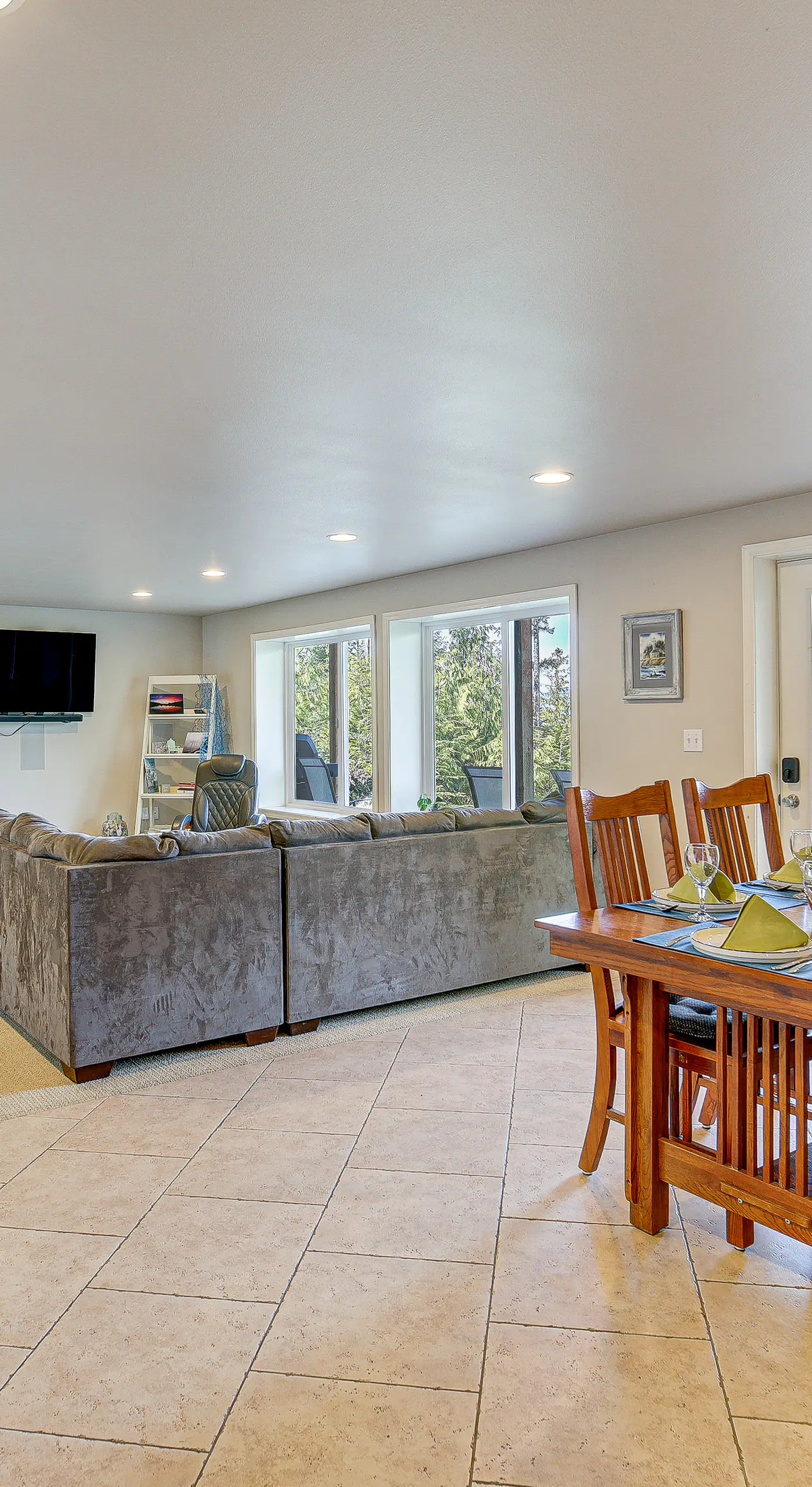 Fish & Hike: Apartment w/ Pool Table in Ketchikan!