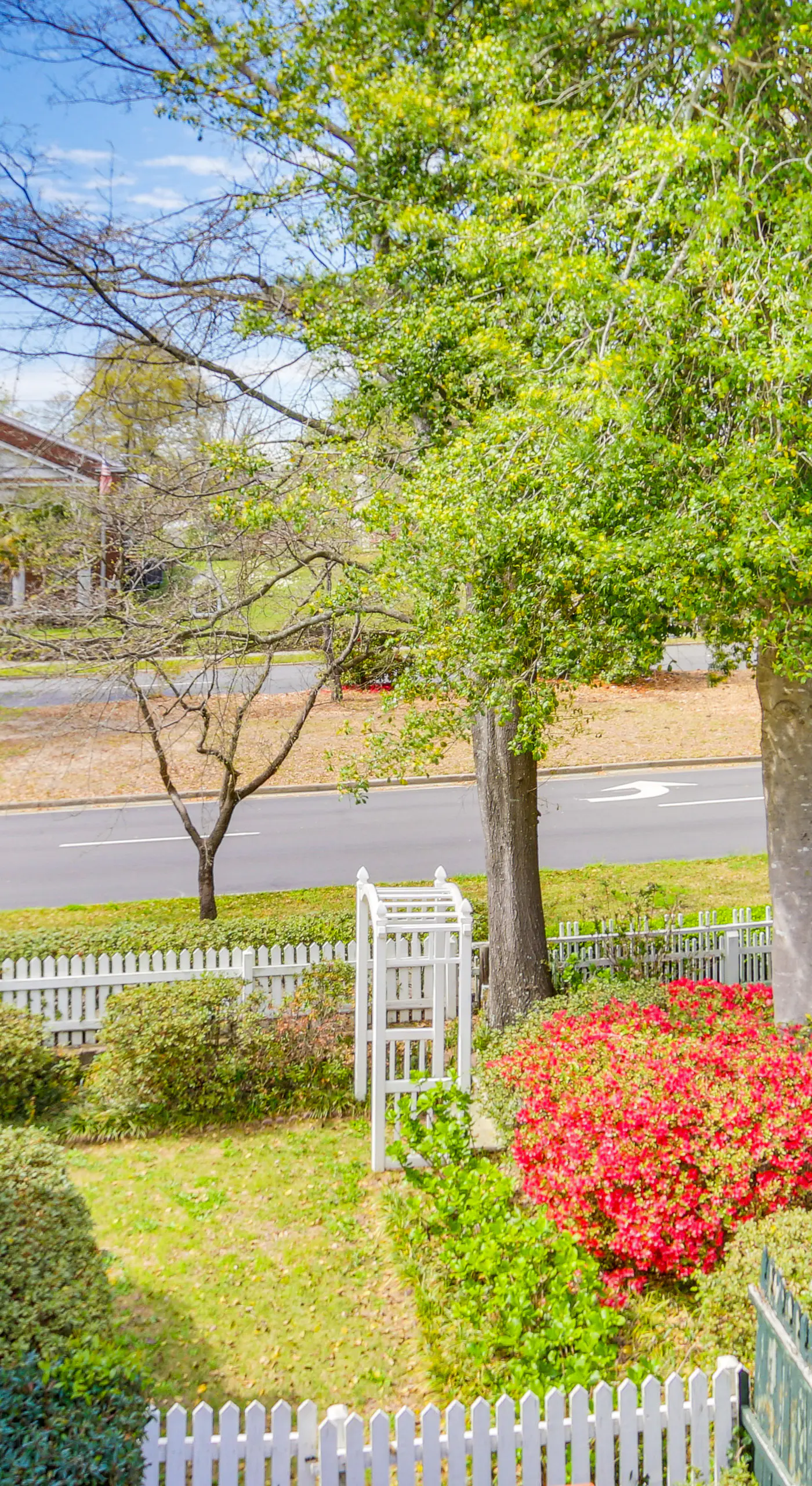 Aiken Apt w/ Garden-View Balcony: Half-Mi to Dtwn!