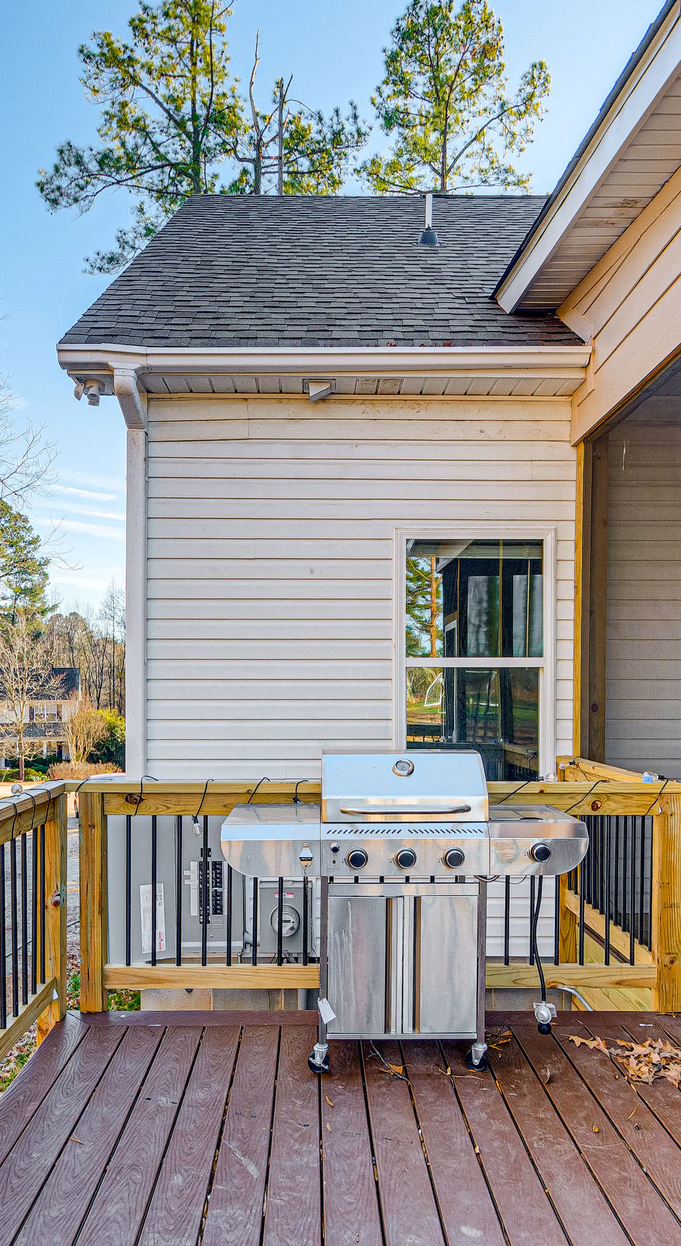 Artist’s Retreat w/ Deck! 5 Mi to Dtwn Durham