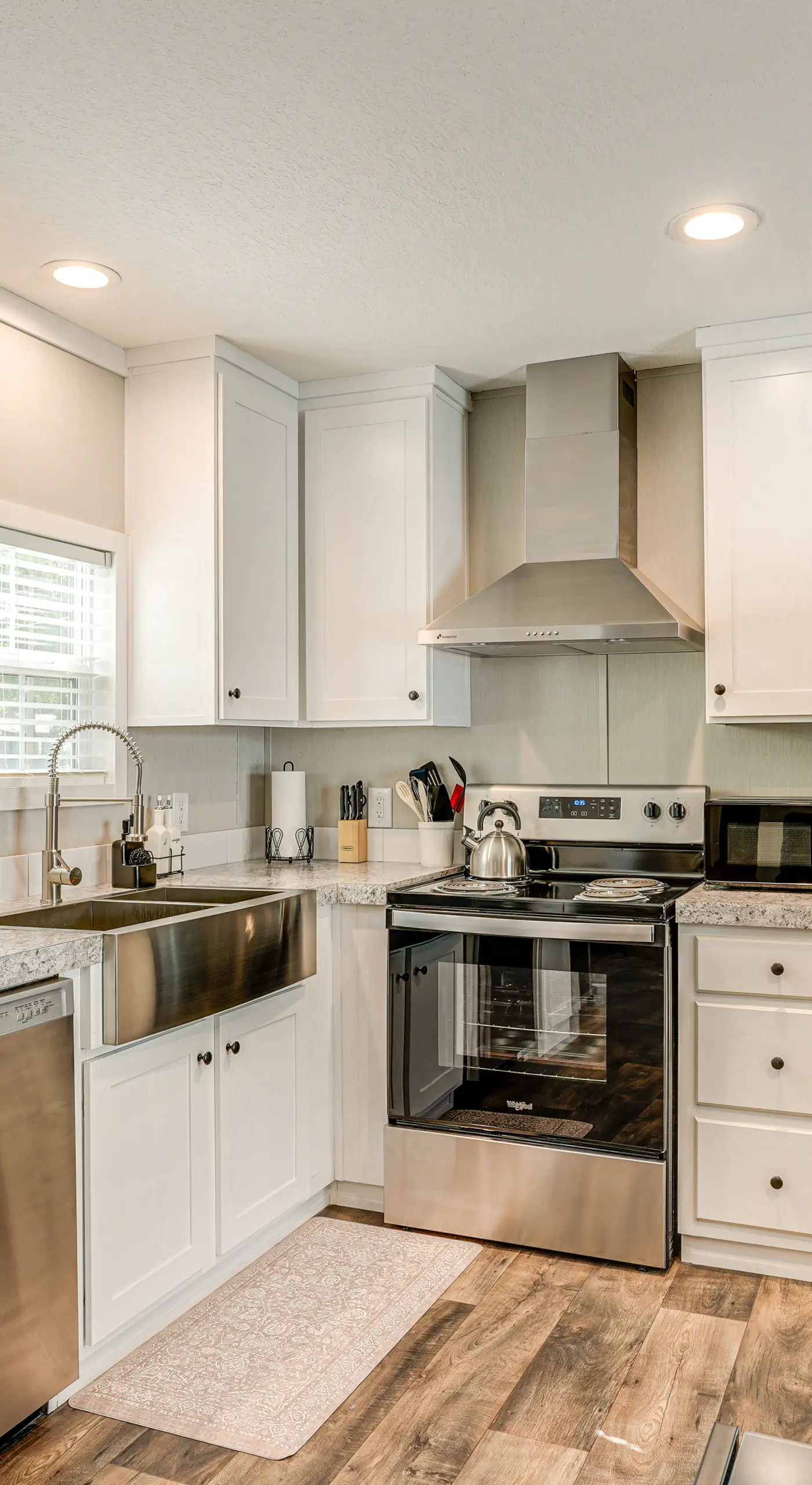 Sleek Home Near Downtown Lakeland w/ Yard!