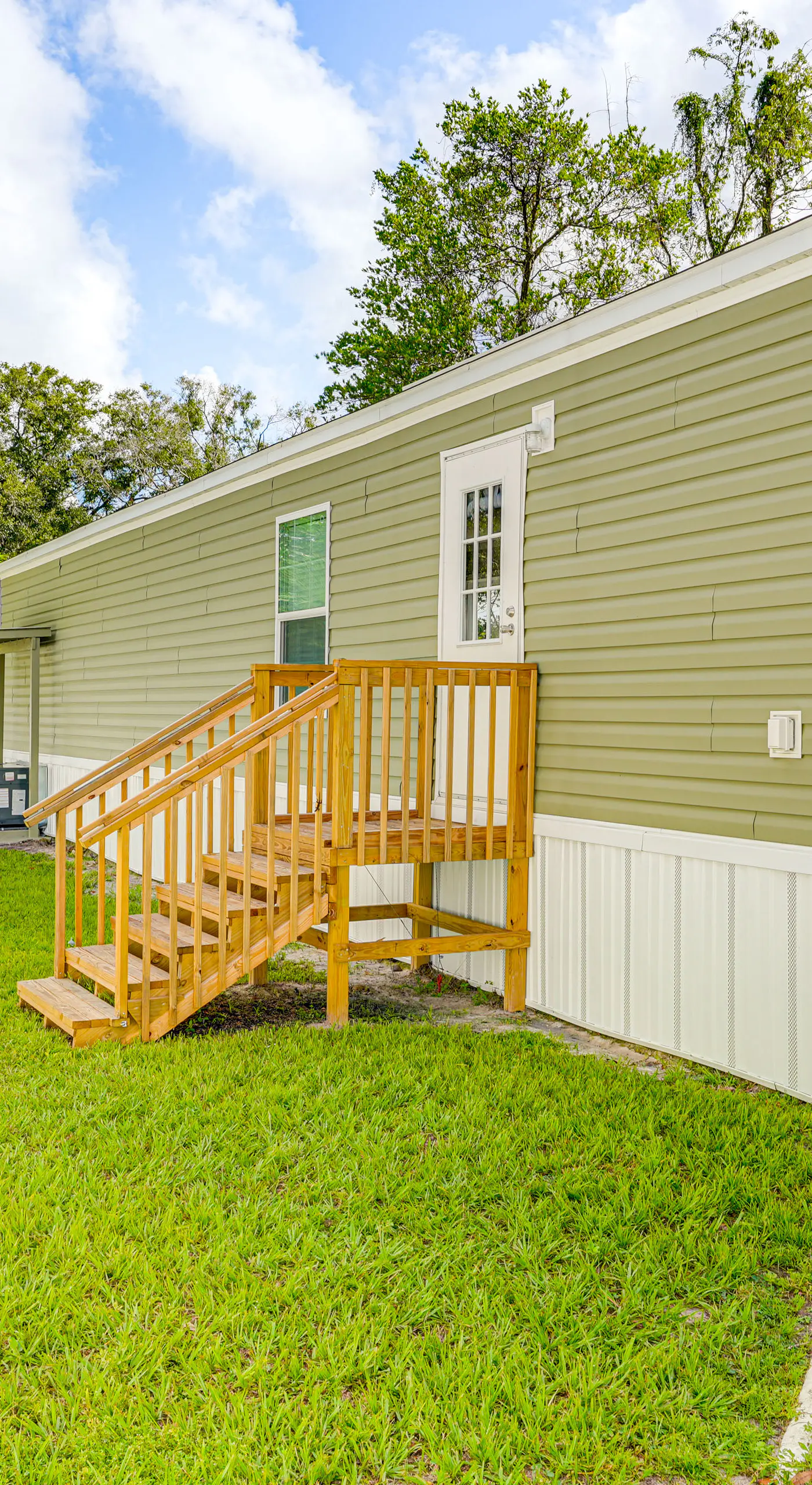 Sleek Home Near Downtown Lakeland w/ Yard!