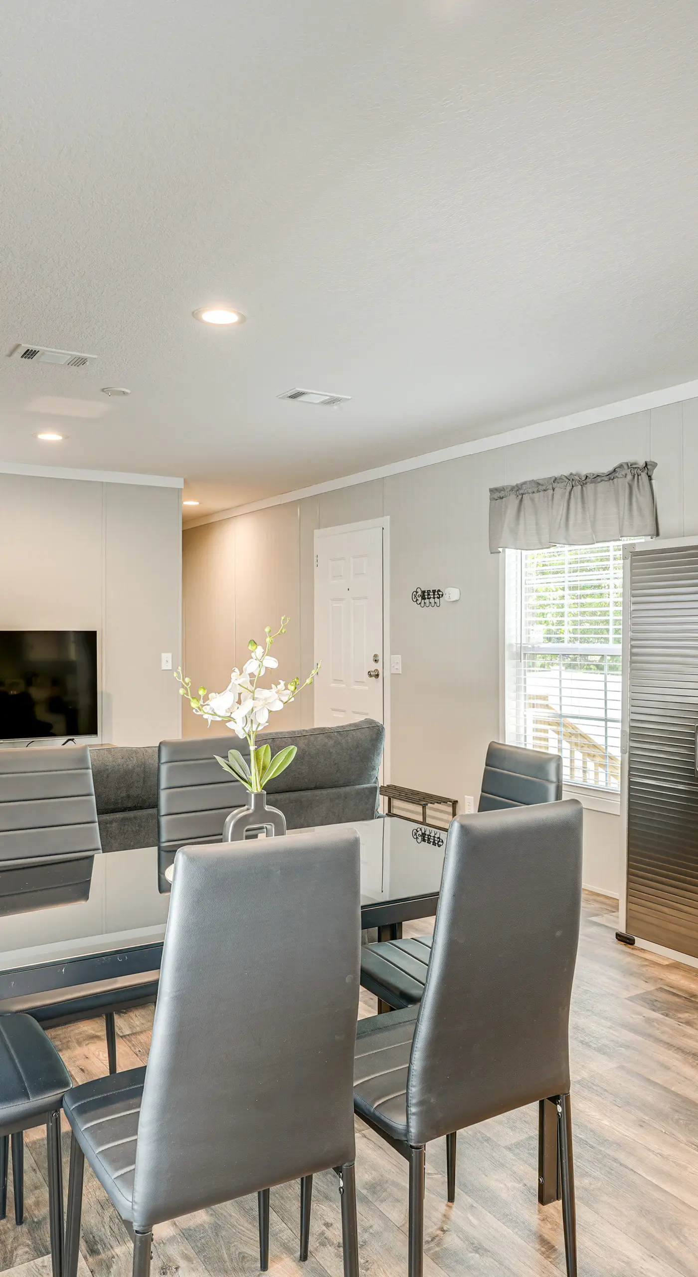 Sleek Home Near Downtown Lakeland w/ Yard!