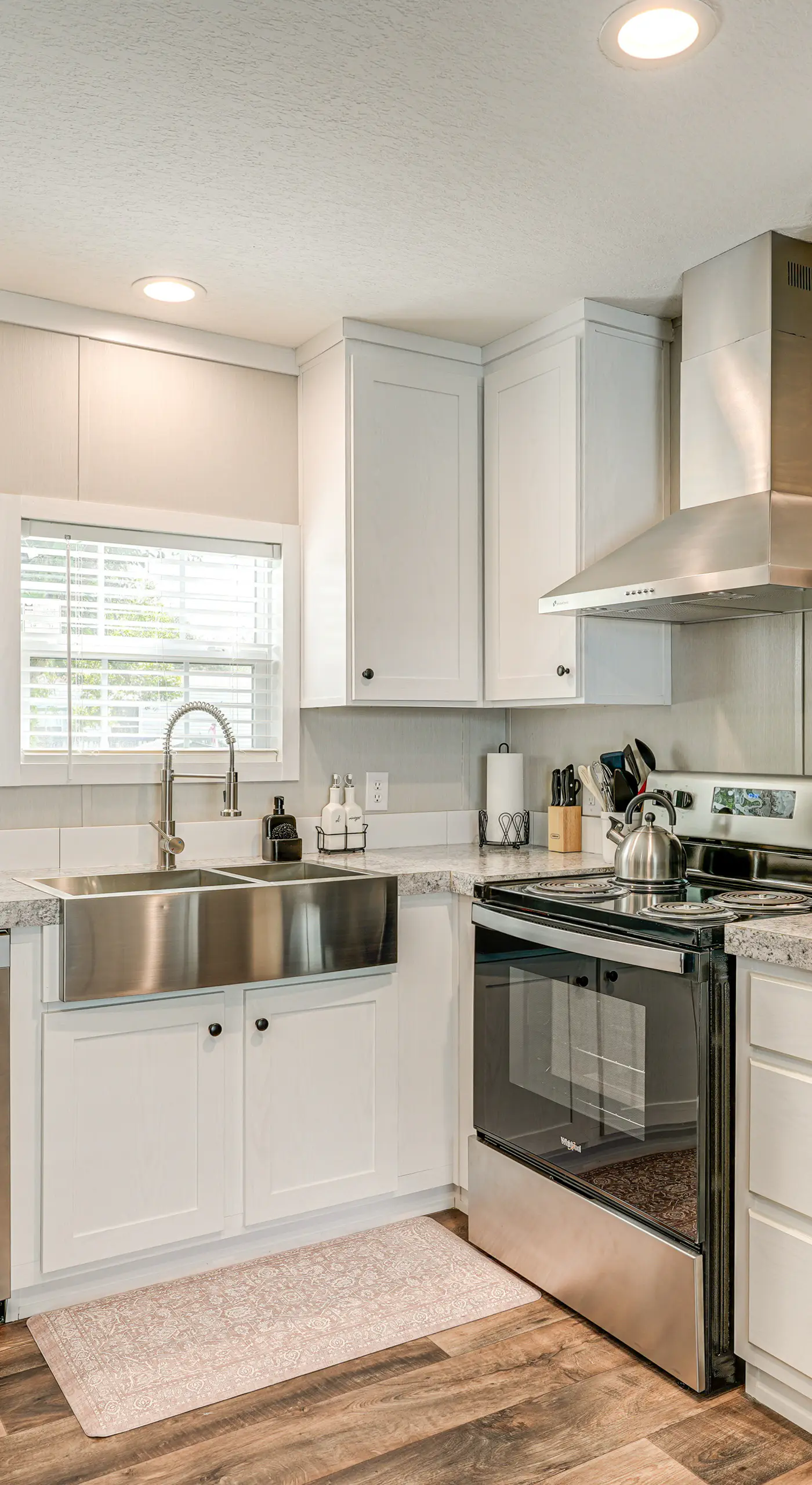 Sleek Home Near Downtown Lakeland w/ Yard!