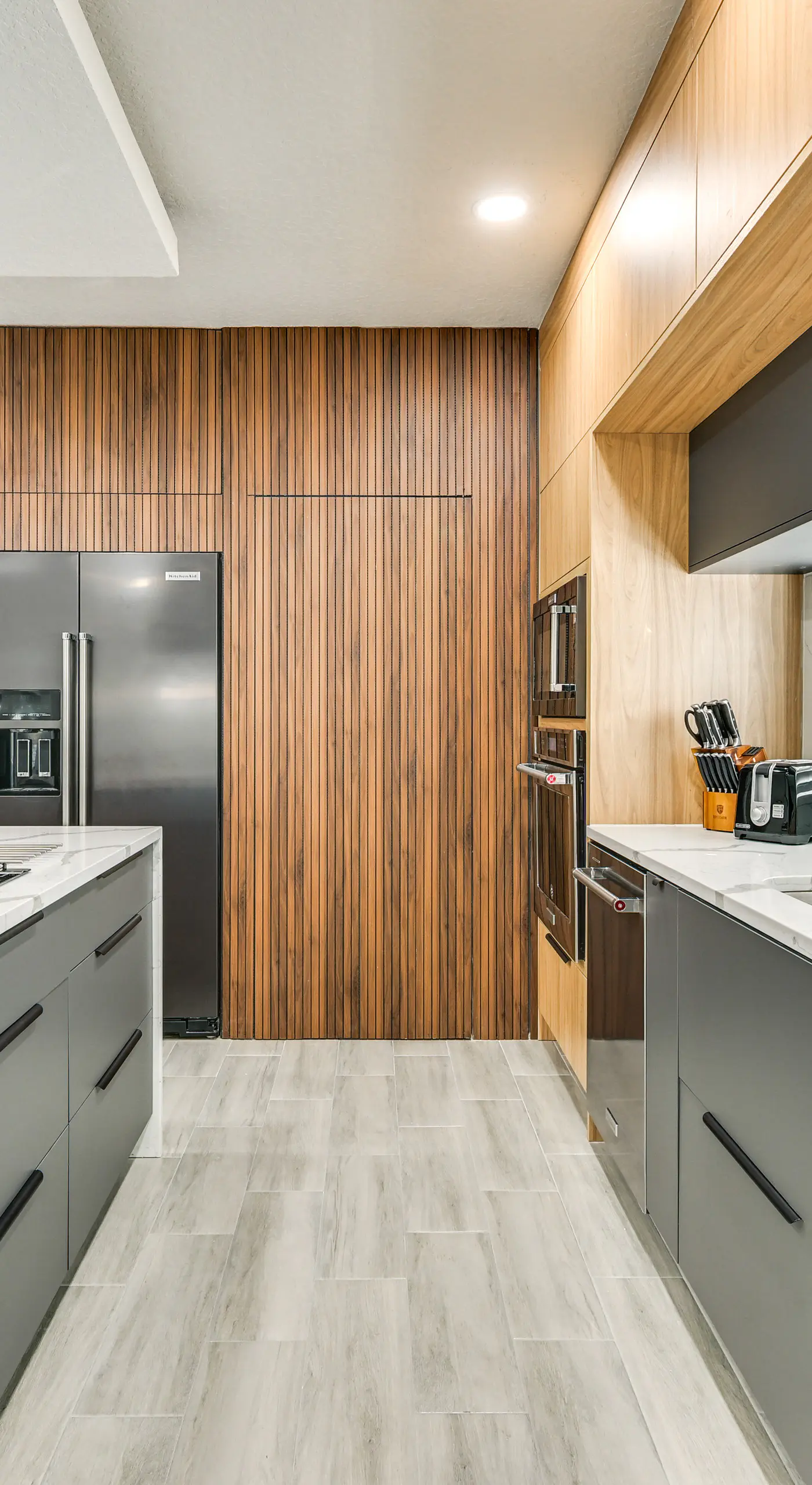 Modern Lakeland Golf Retreat w/ Putting Green