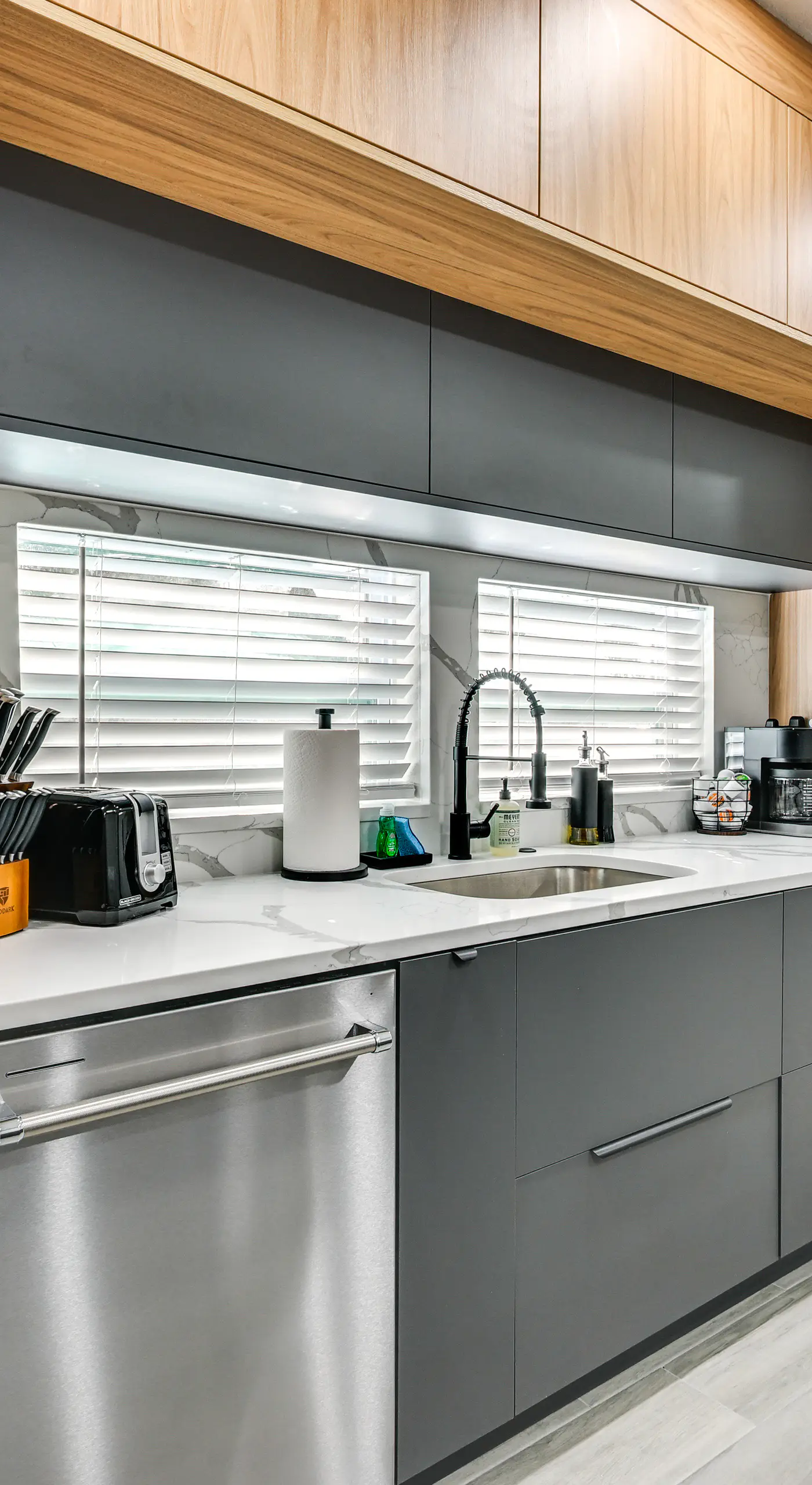 Modern Lakeland Golf Retreat w/ Putting Green