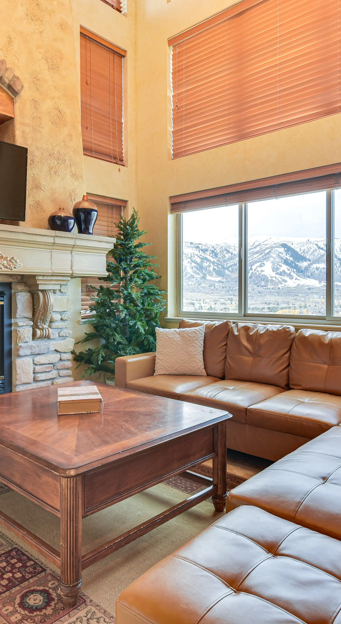 Eden Townhome w/ Mtn View + Shuttle to Powder Mtn!