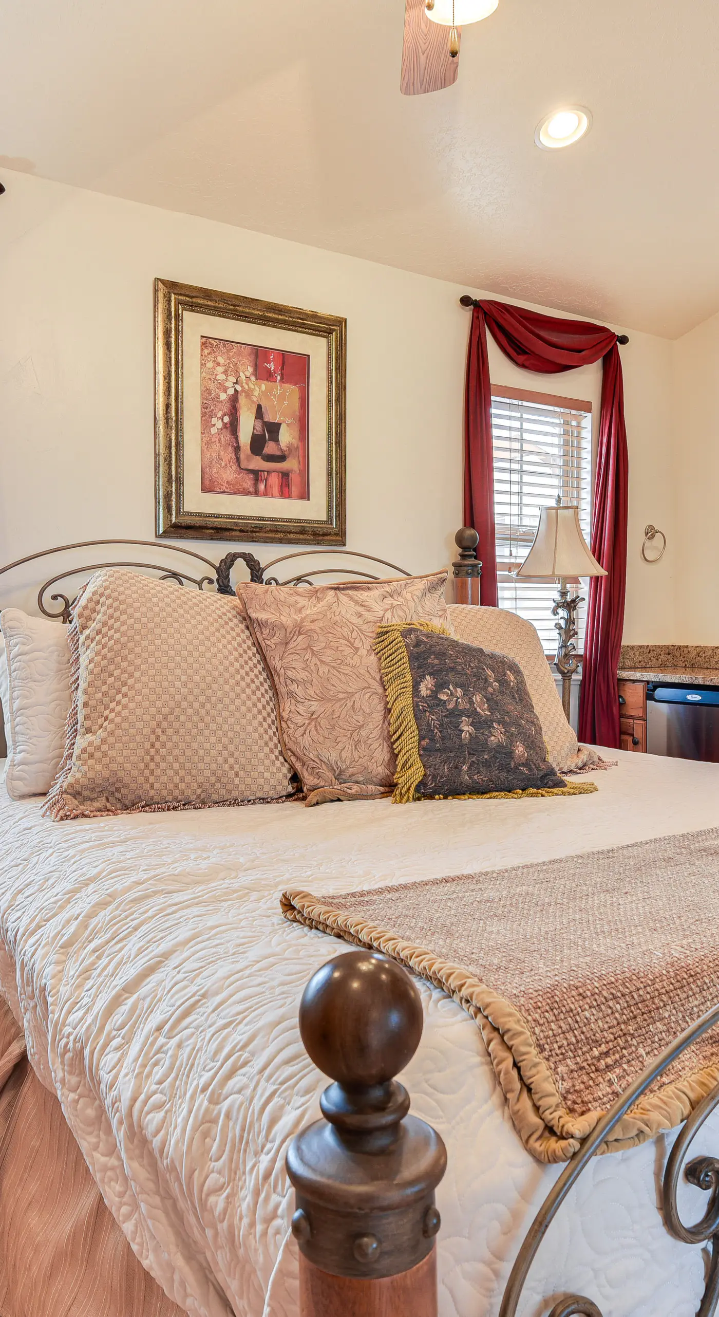 Eden Townhome w/ Mtn View + Shuttle to Powder Mtn!