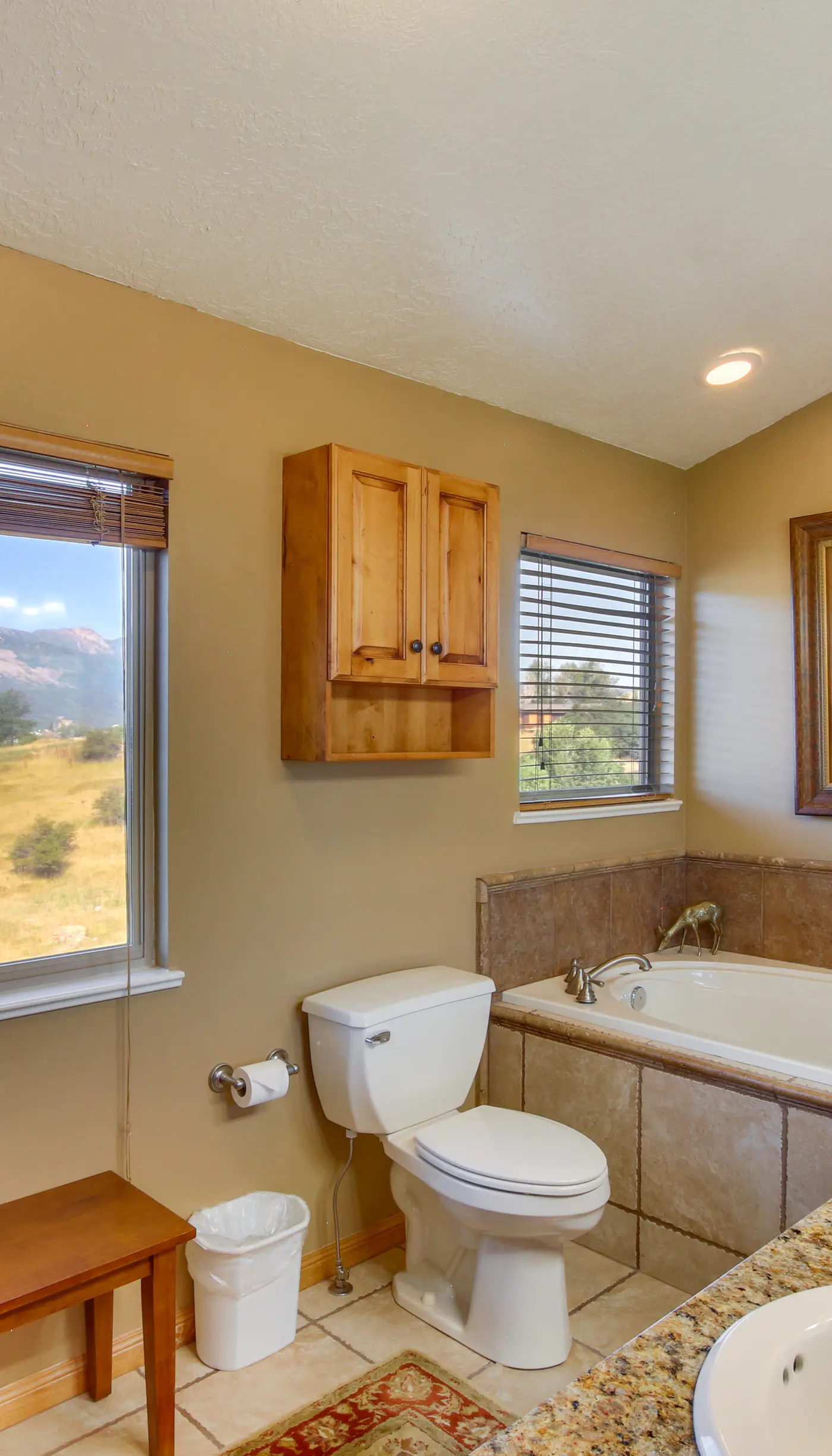 Eden Townhome w/ Mtn View + Shuttle to Powder Mtn!