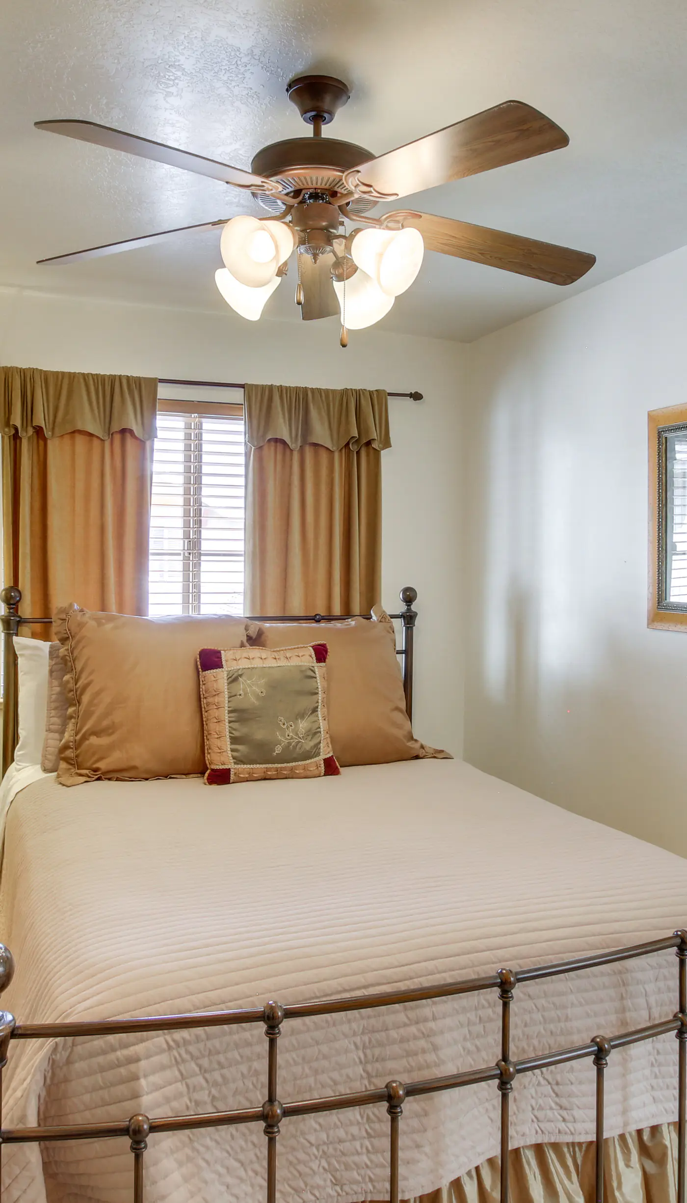 Eden Townhome w/ Mtn View + Shuttle to Powder Mtn!
