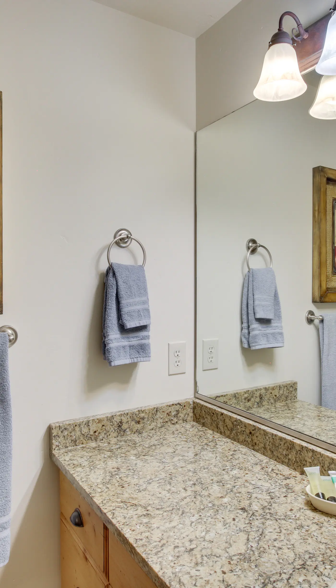 Eden Townhome w/ Mtn View + Shuttle to Powder Mtn!