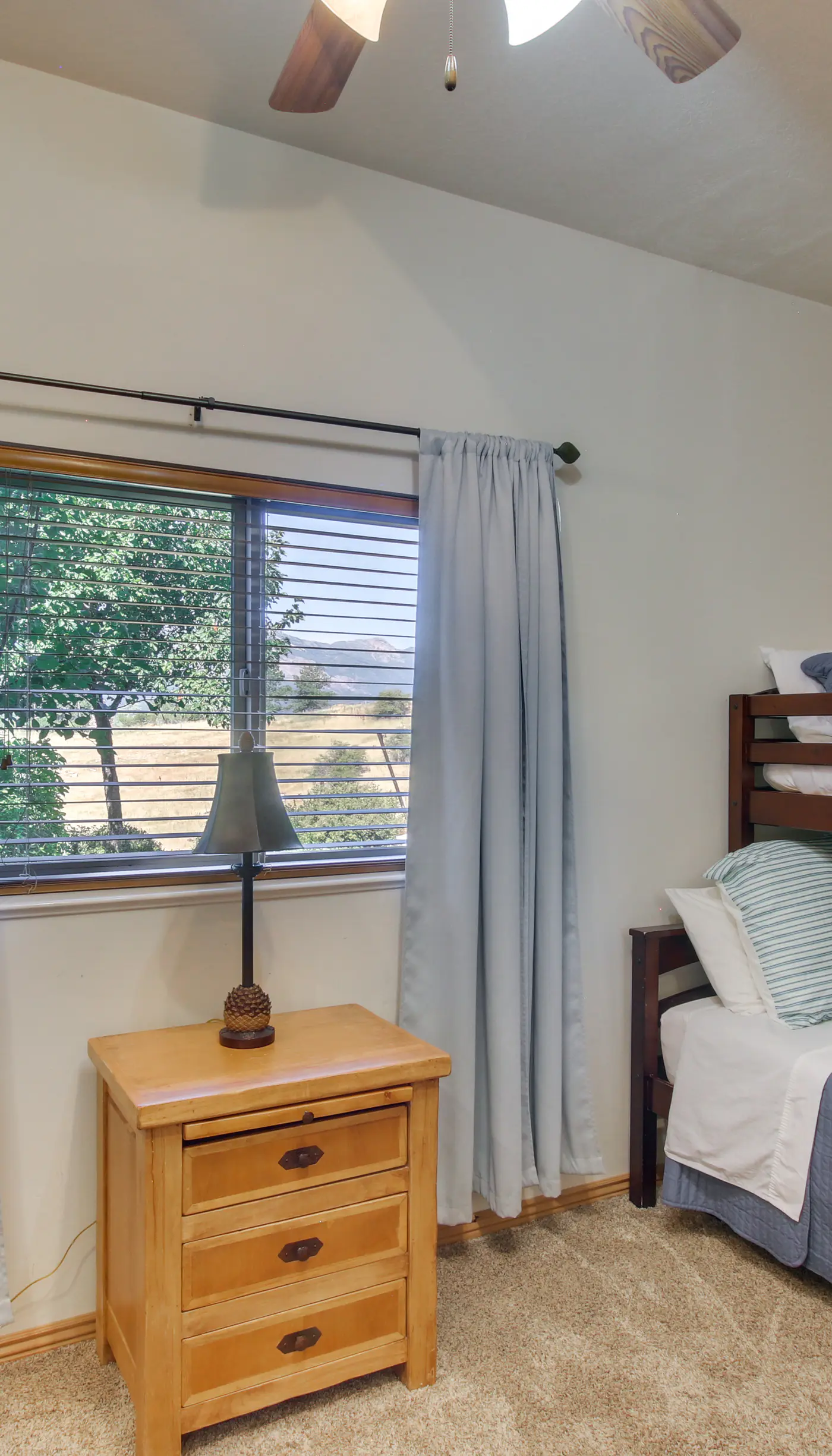 Eden Townhome w/ Mtn View + Shuttle to Powder Mtn!
