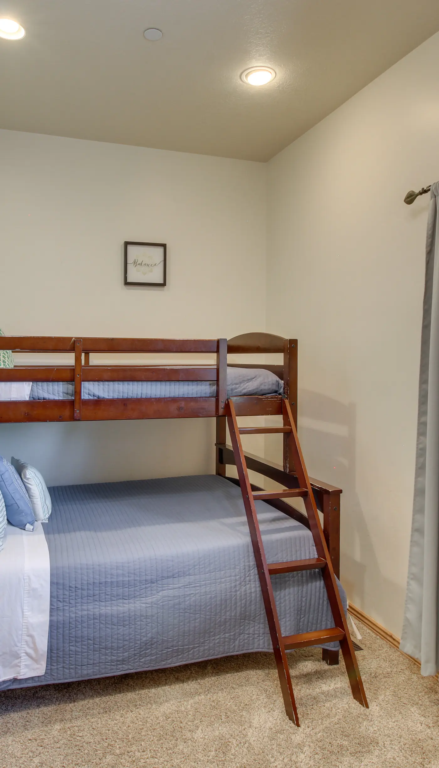 Eden Townhome w/ Mtn View + Shuttle to Powder Mtn!