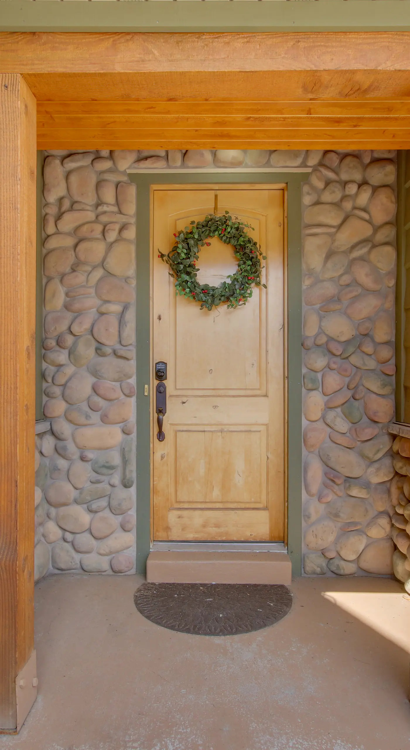 Eden Townhome w/ Mtn View + Shuttle to Powder Mtn!