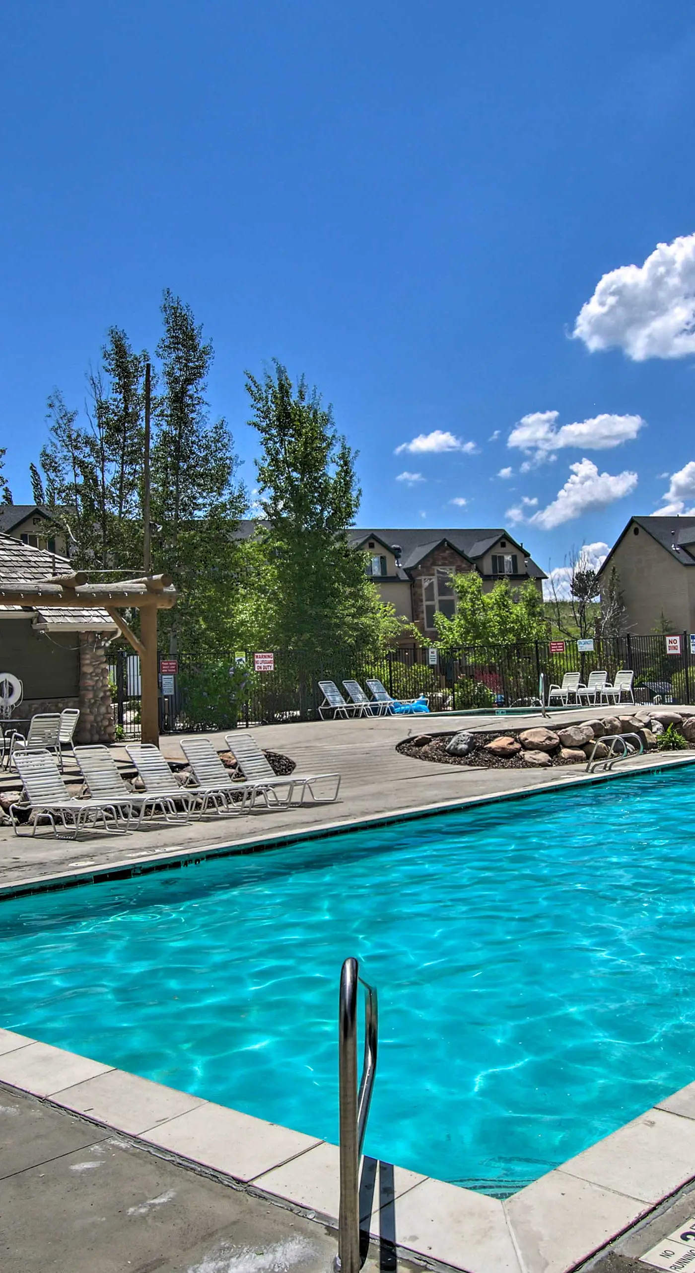 Eden Townhome w/ Mtn View + Shuttle to Powder Mtn!