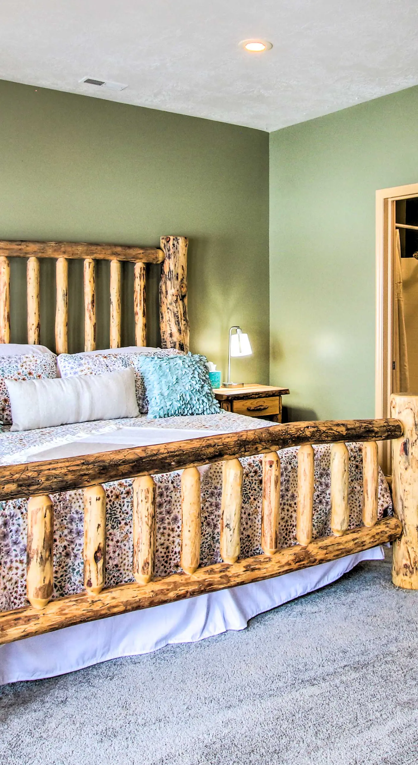 Cozy Eden Condo w/ Mtn Views in Wolf Creek Resort!