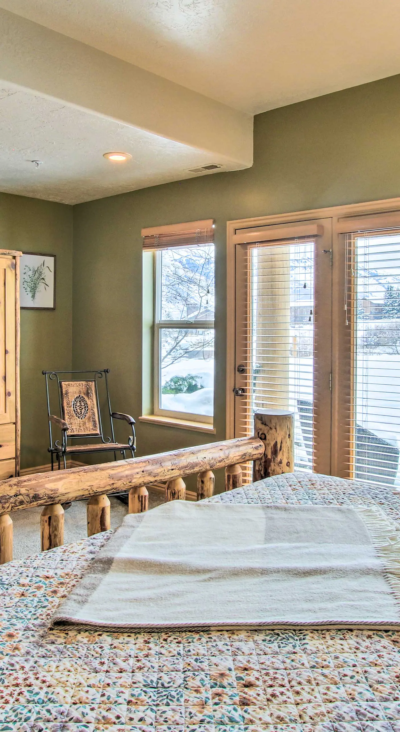 Cozy Eden Condo w/ Mtn Views in Wolf Creek Resort!